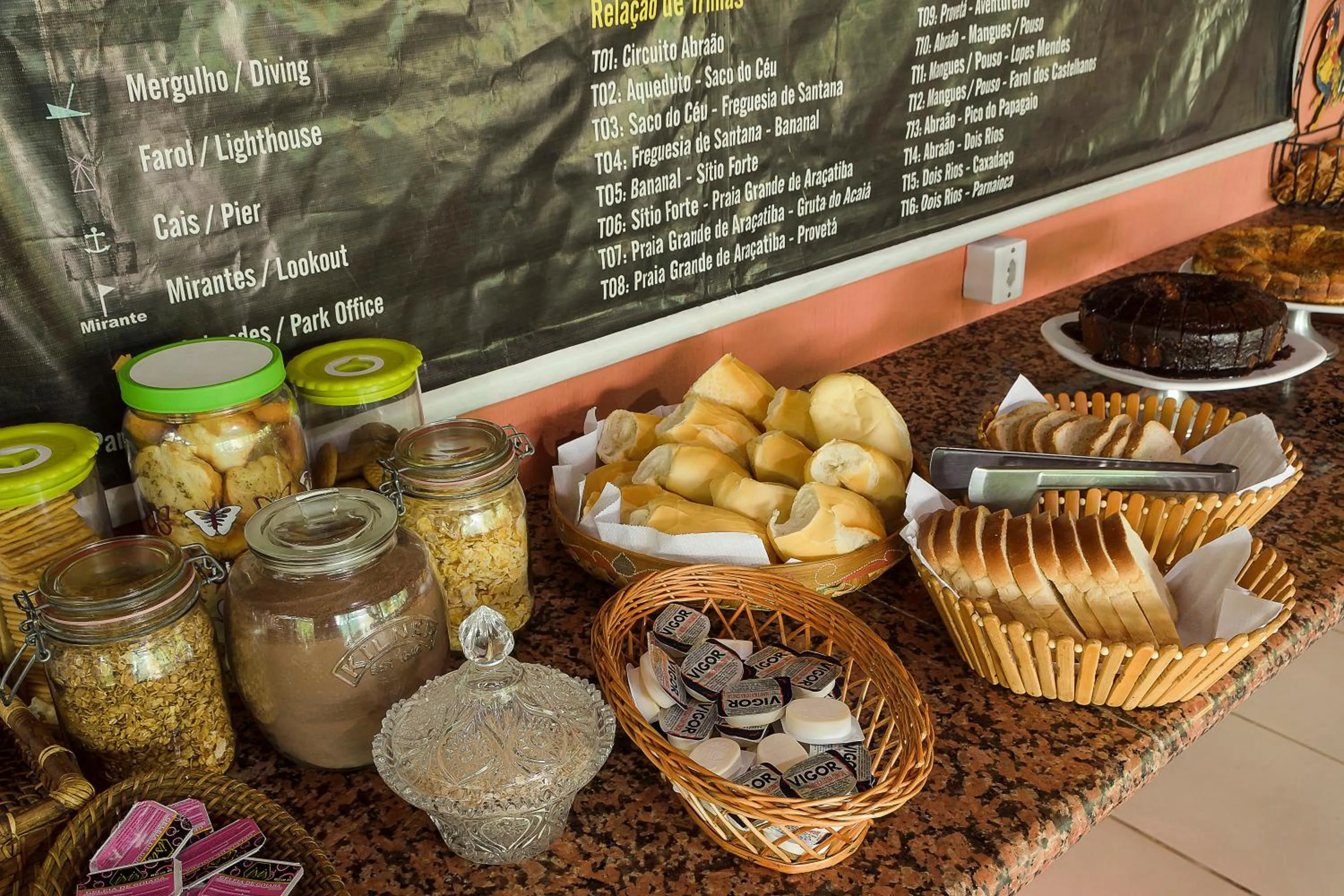 Buffet breakfast in Pousada Portal do Sol