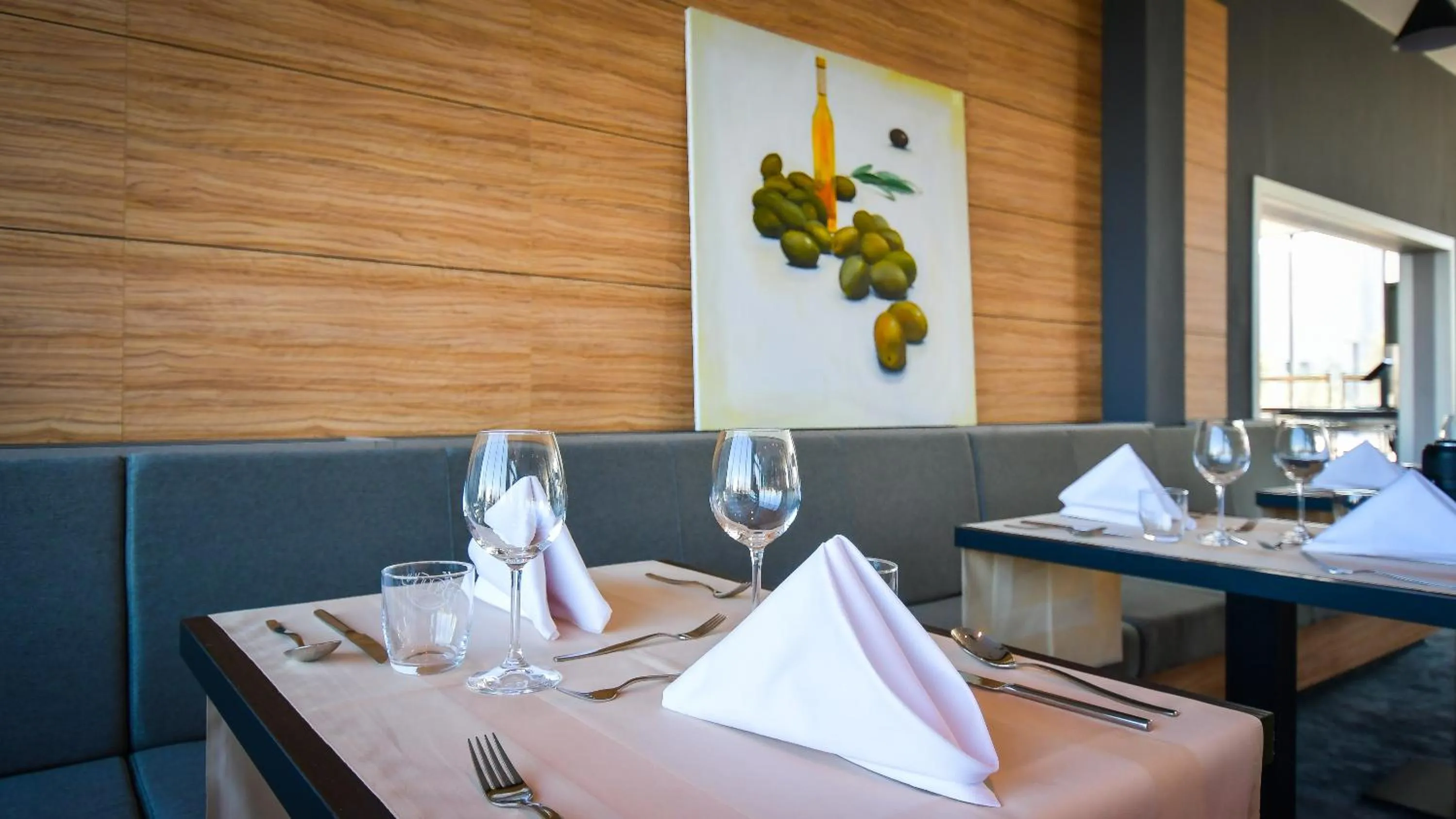 Restaurant/places to eat in Hotel Olea