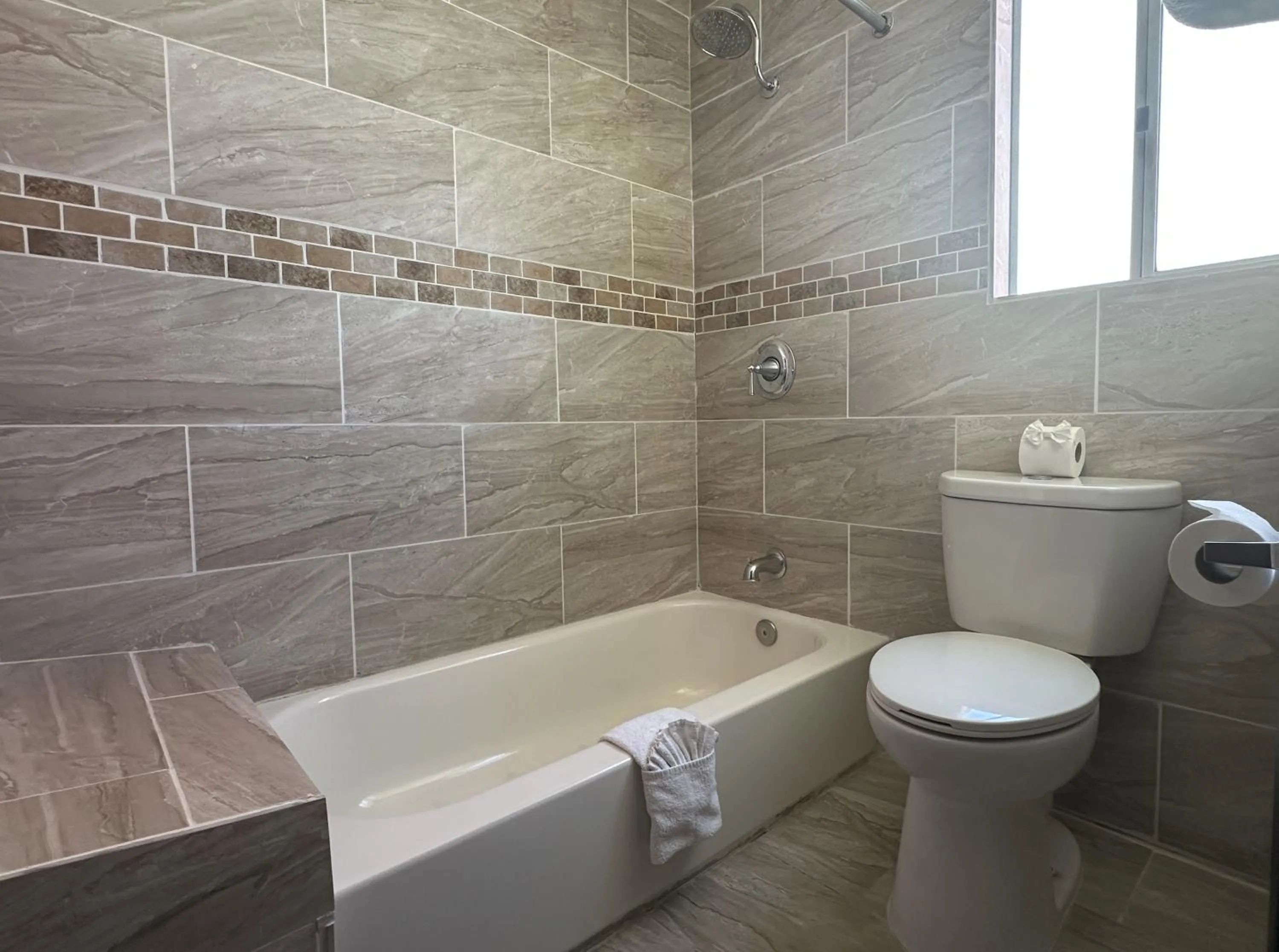 Bathroom in Budget Inn On Historic Route 66, Barstow