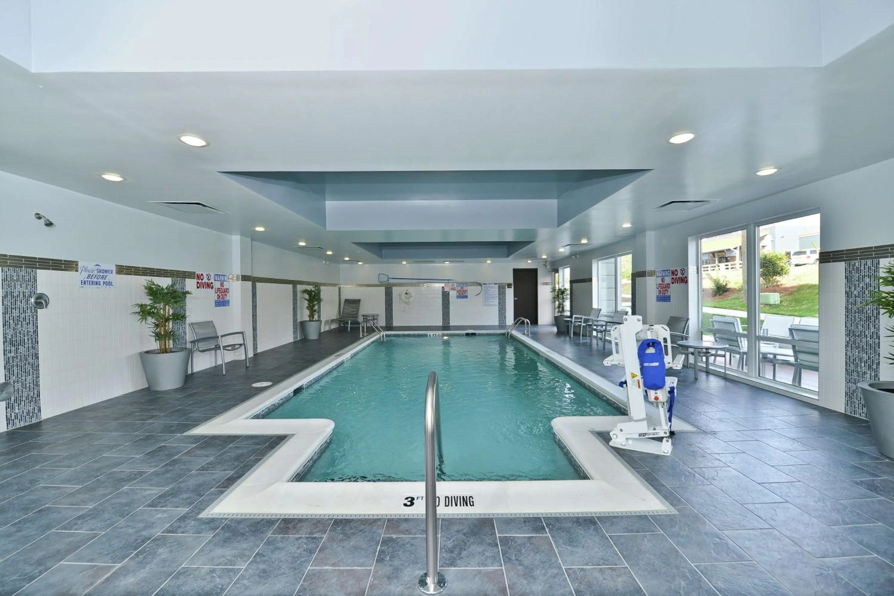 Pool view in Hampton Inn & Suites Greensboro/Coliseum Area