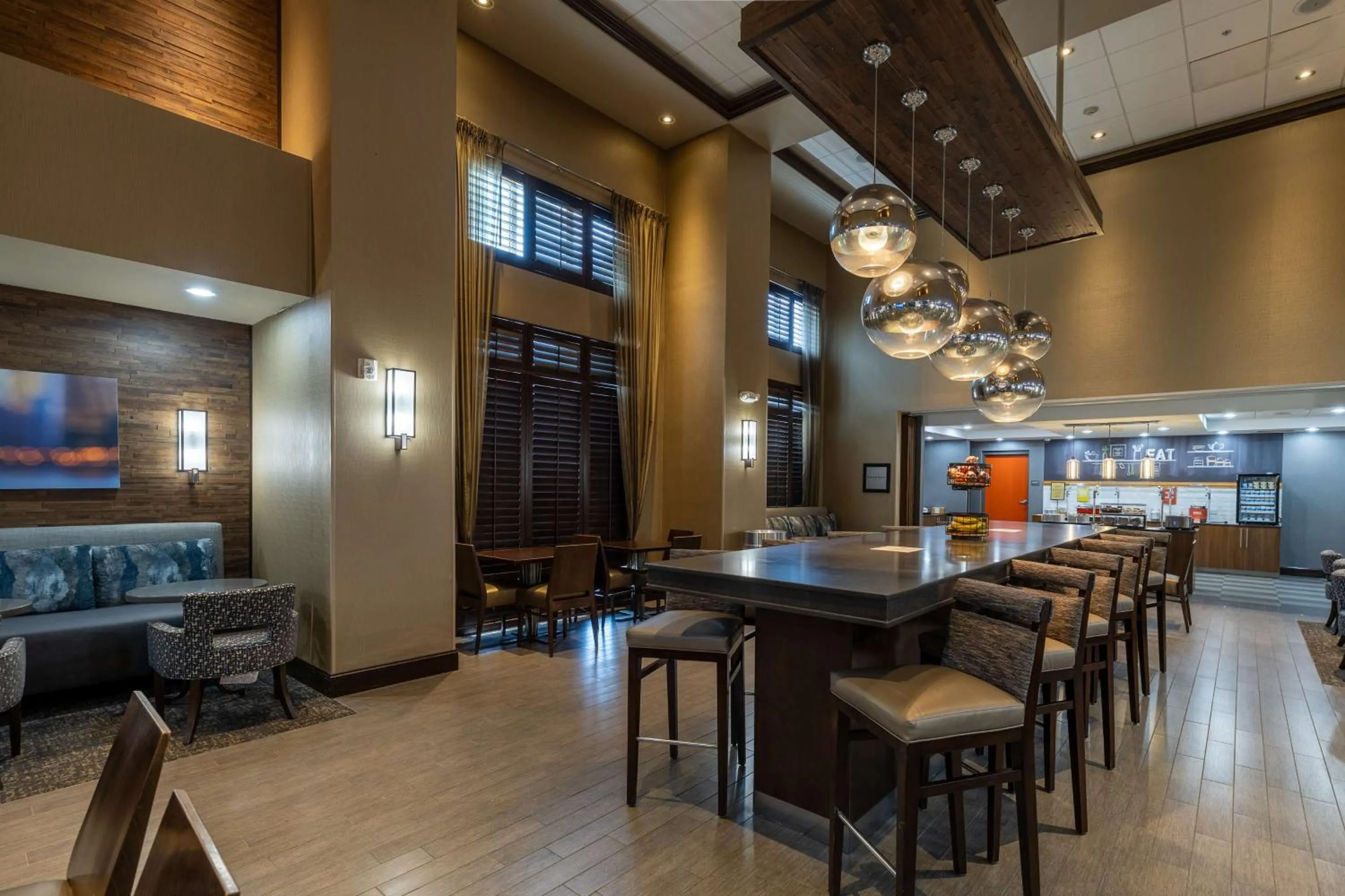 Breakfast in Hampton Inn & Suites Greensboro/Coliseum Area