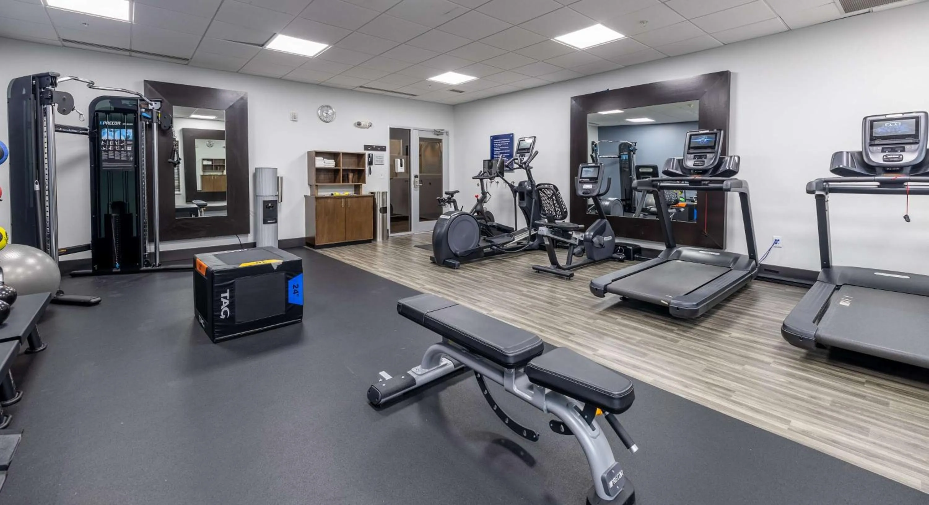 Fitness centre/facilities in Hampton Inn & Suites Greensboro/Coliseum Area