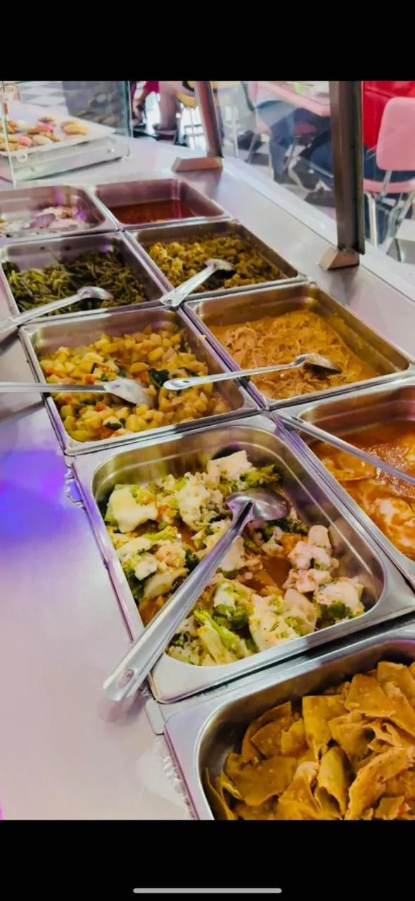 Buffet breakfast in Hotel Medrano Temáticas and Business Rooms Aguascalientes