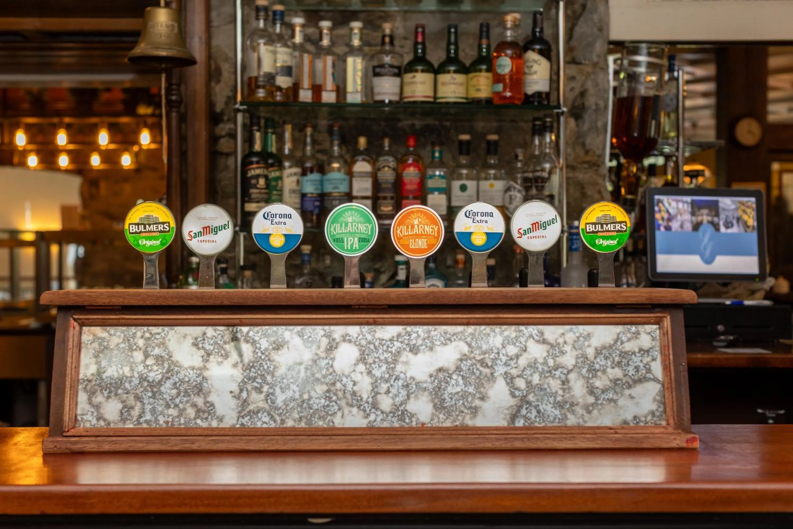 Lounge or bar in Killarney Heights Hotel