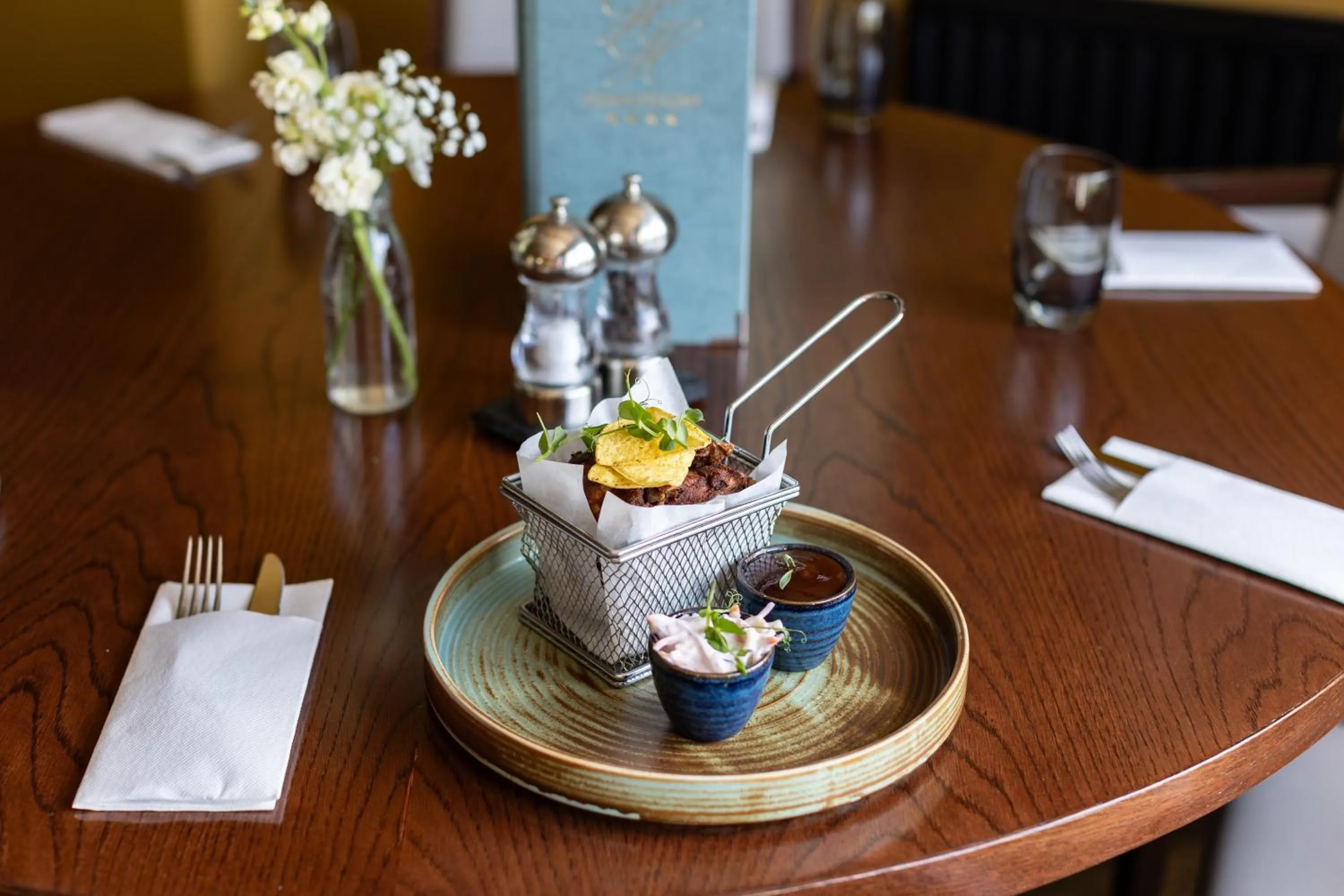 Food in Killarney Heights Hotel