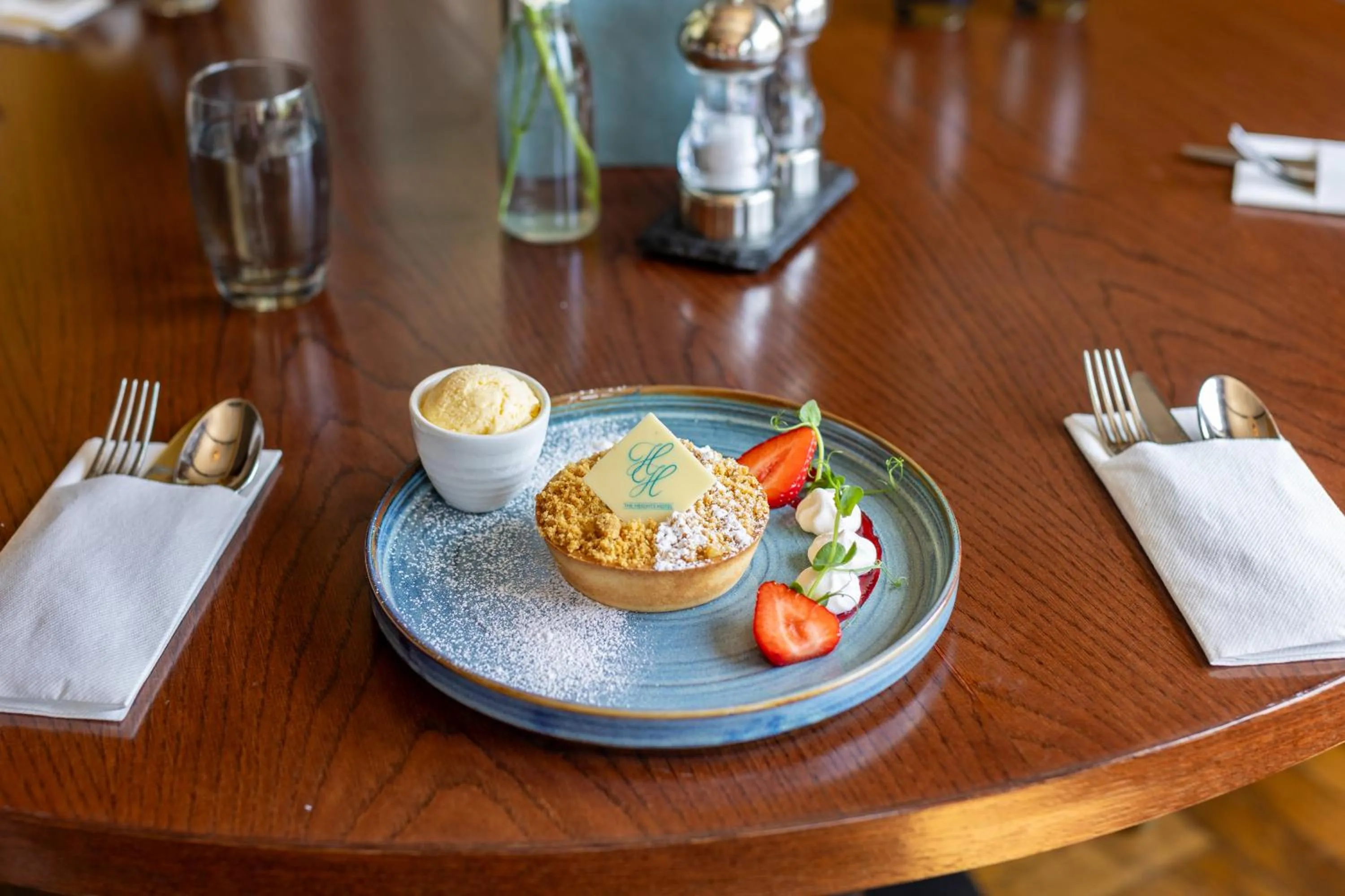 Food and drinks in Killarney Heights Hotel