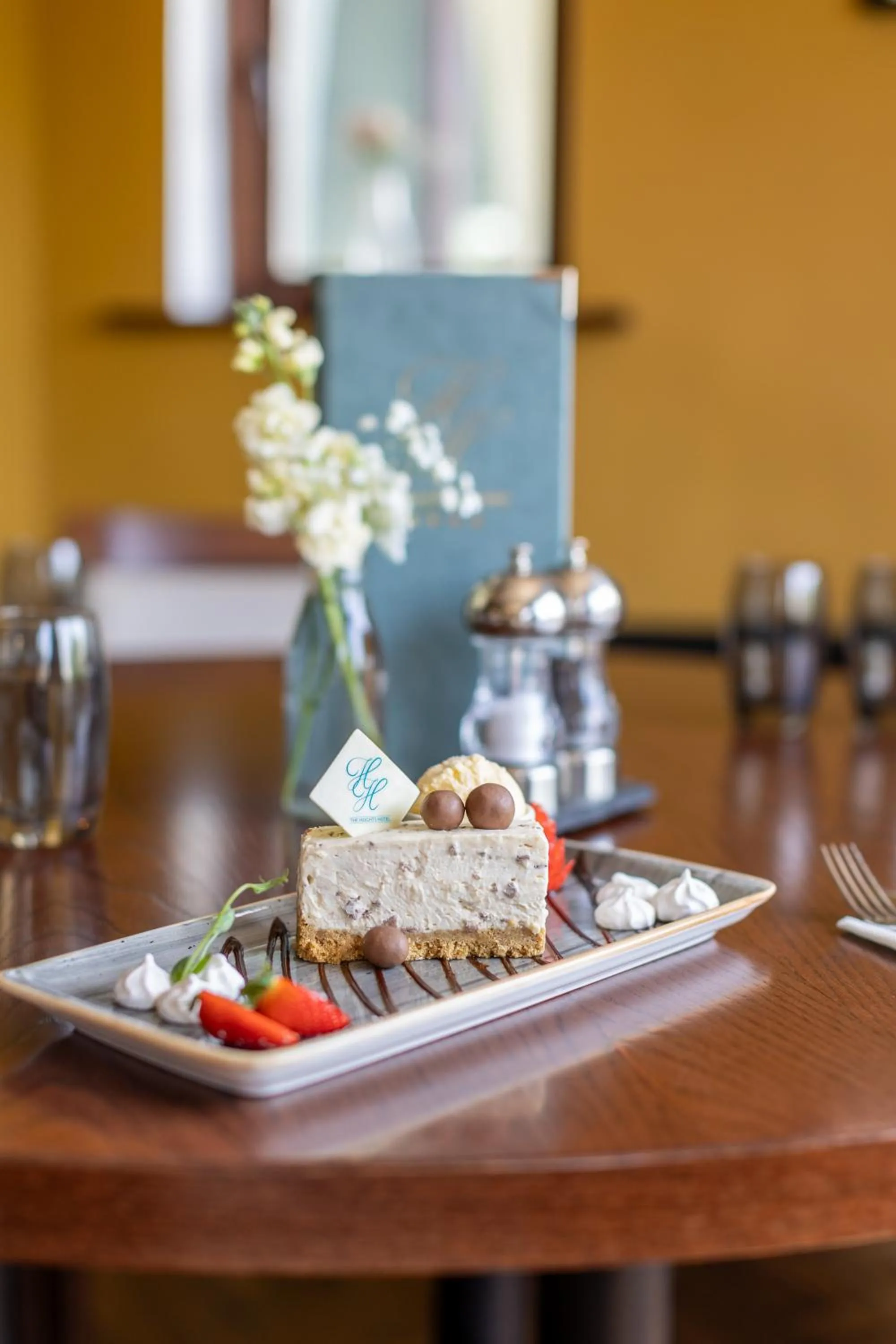 Food in Killarney Heights Hotel