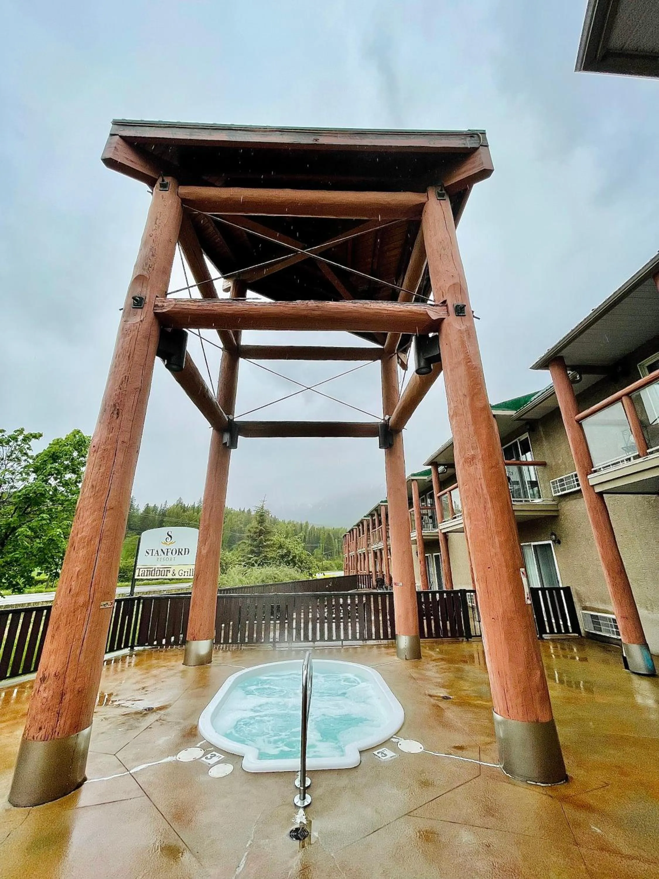 Hot Tub in Fernie Stanford Resort