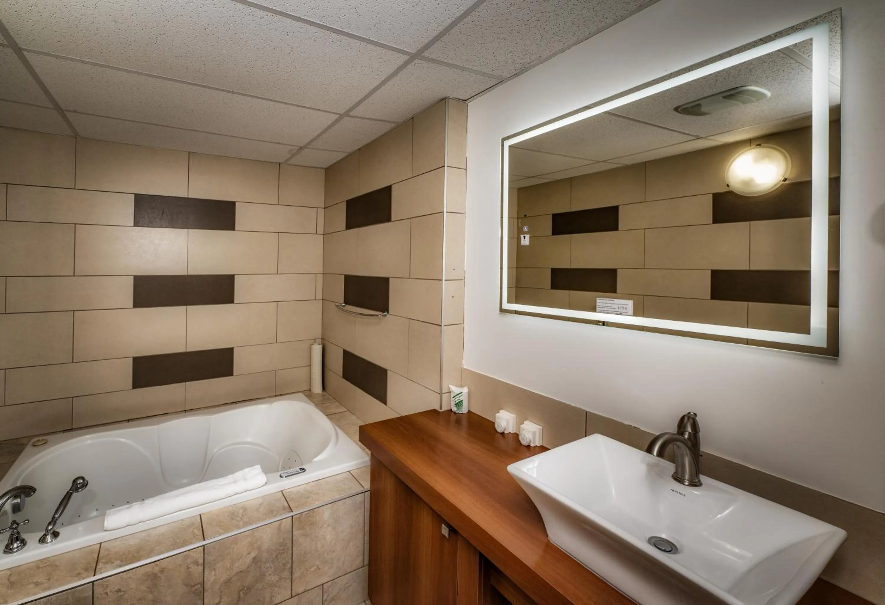 Bathroom in Clarion Pointe La Malbaie