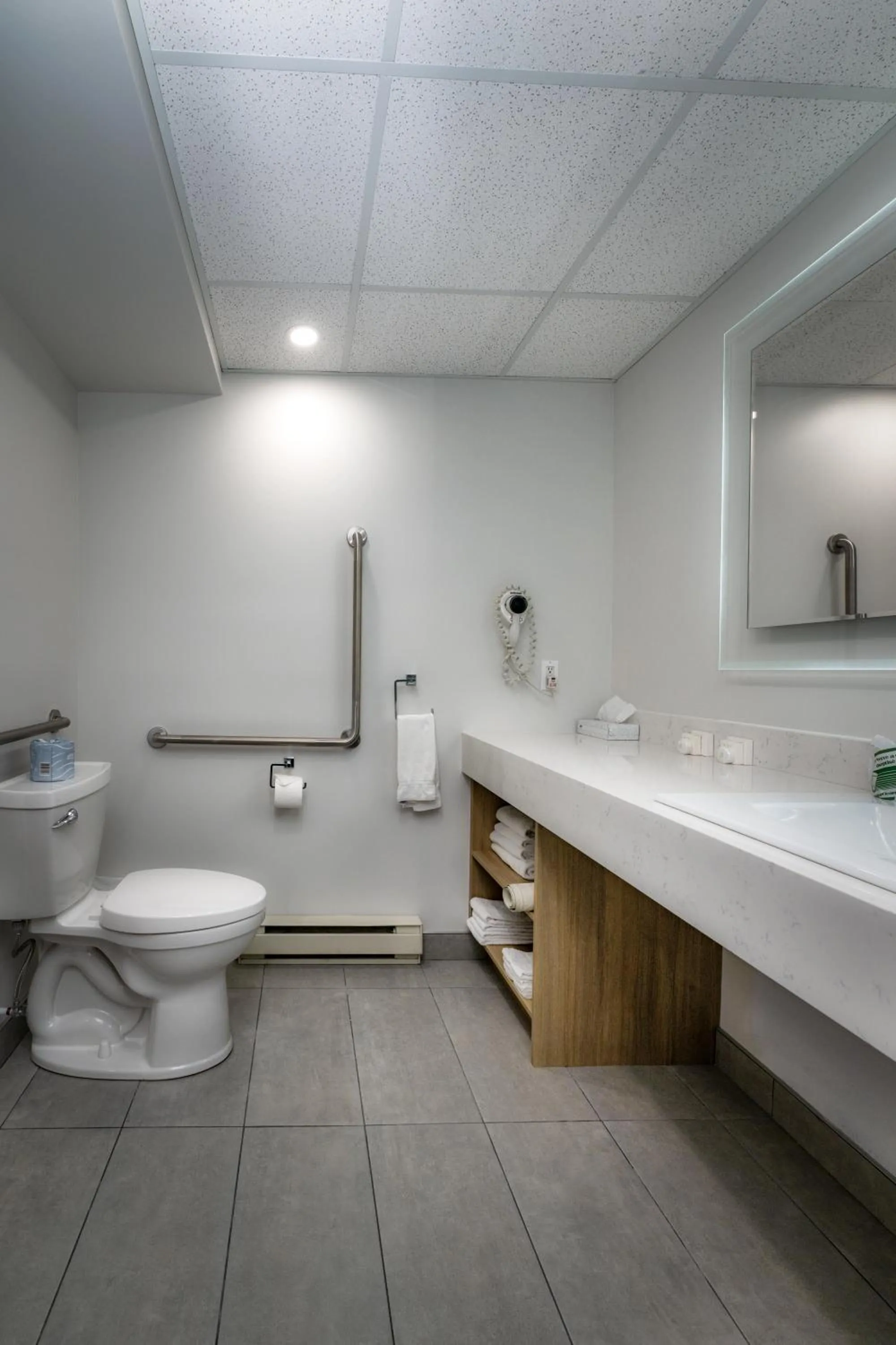 Bathroom in Clarion Pointe La Malbaie