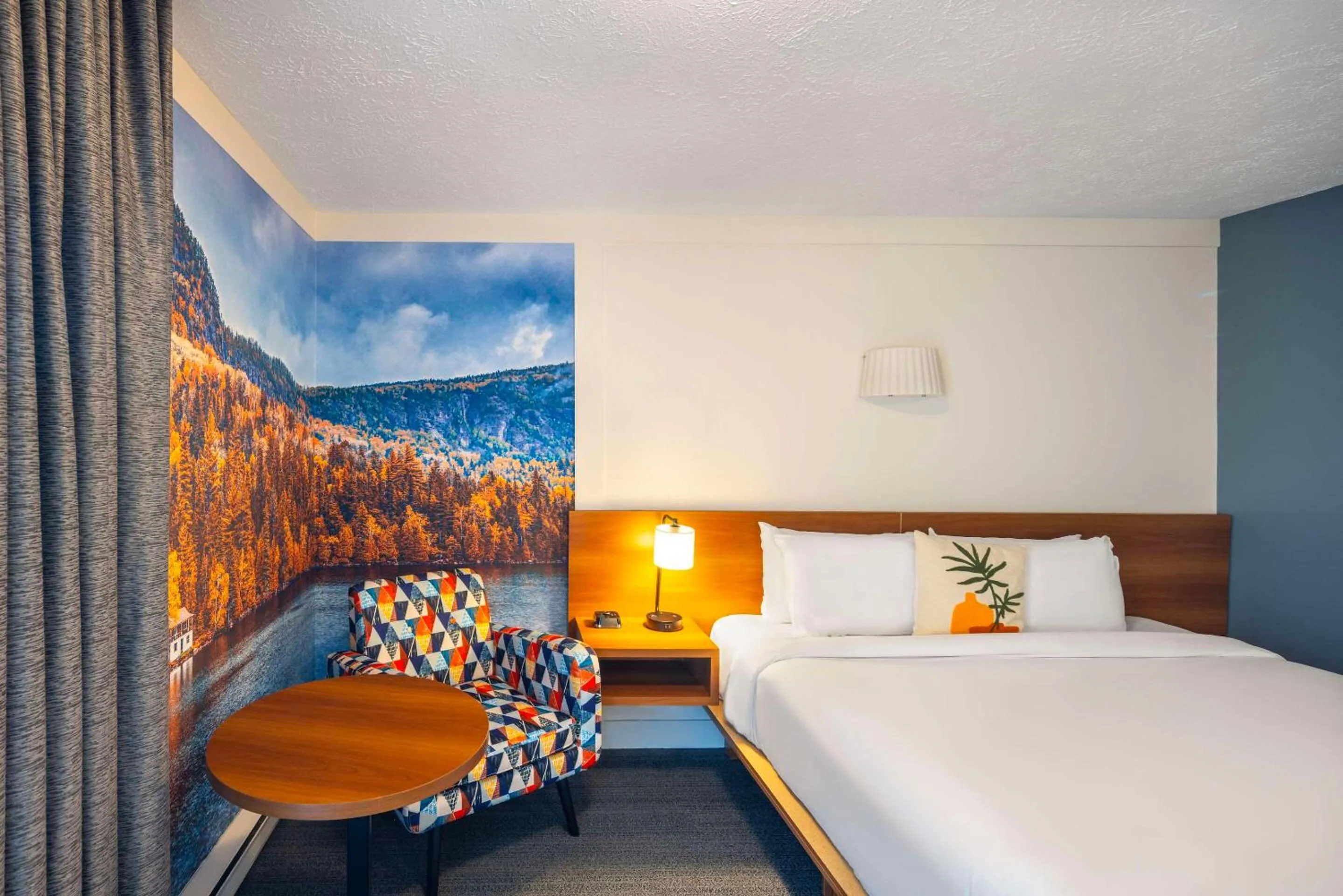 Bedroom, Bed in Clarion Pointe La Malbaie