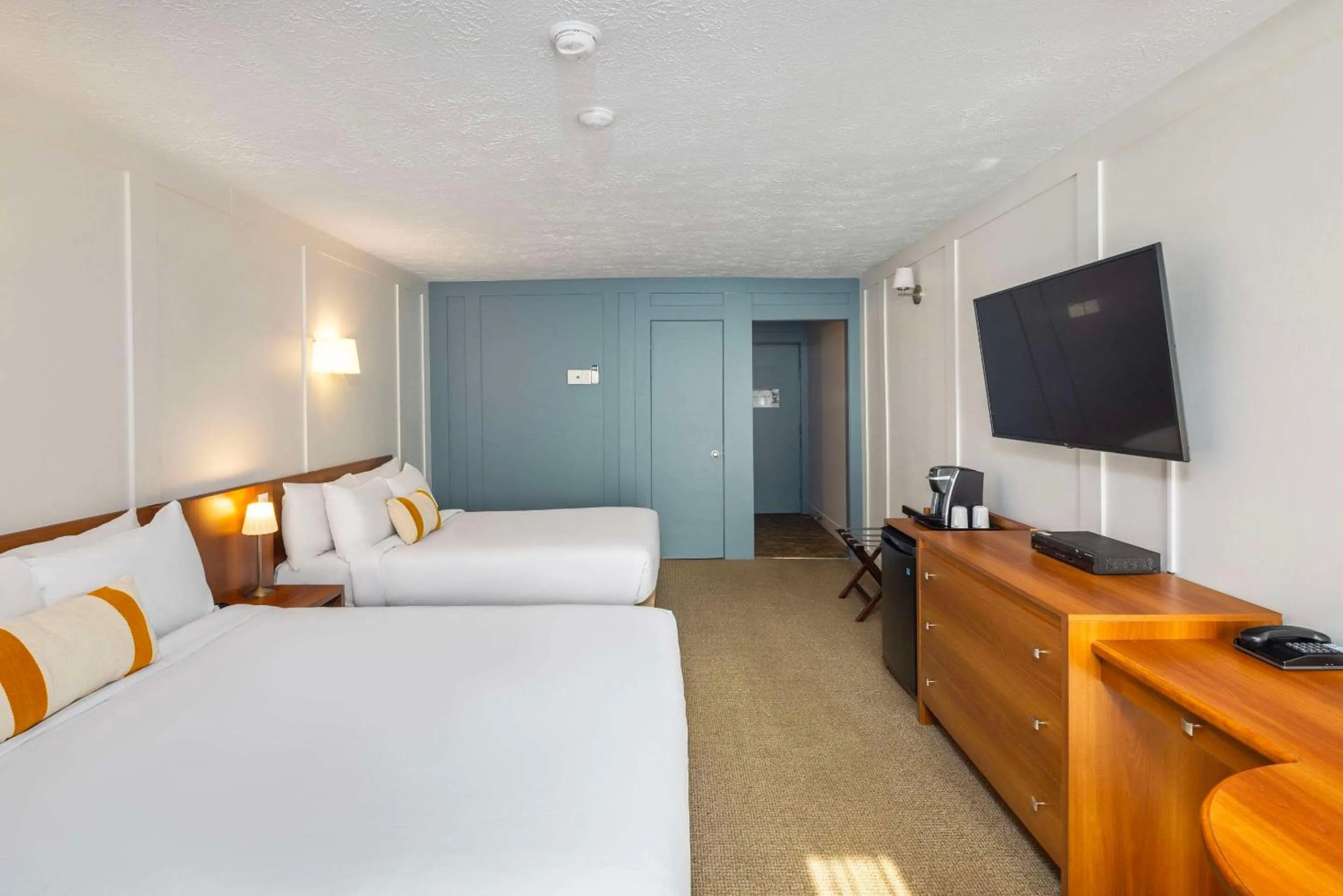 Bedroom, Bed in Clarion Pointe La Malbaie