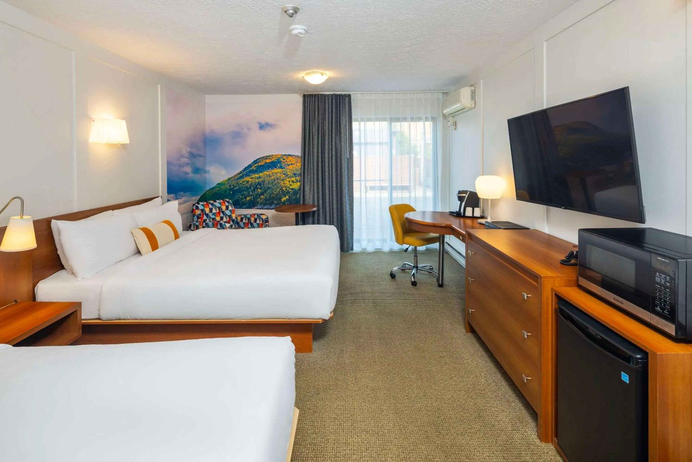 Bedroom, Bed in Clarion Pointe La Malbaie