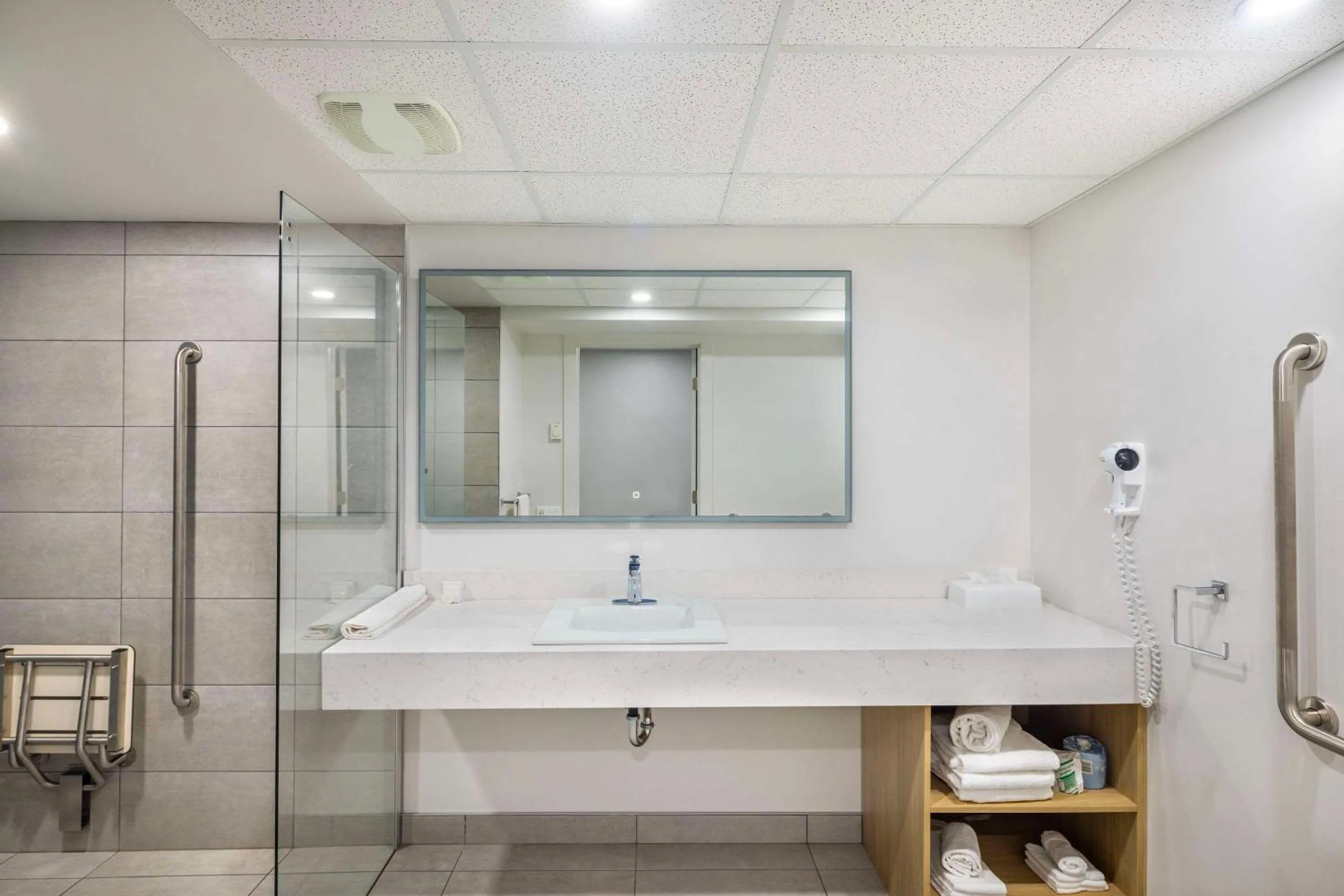 Bedroom in Clarion Pointe La Malbaie