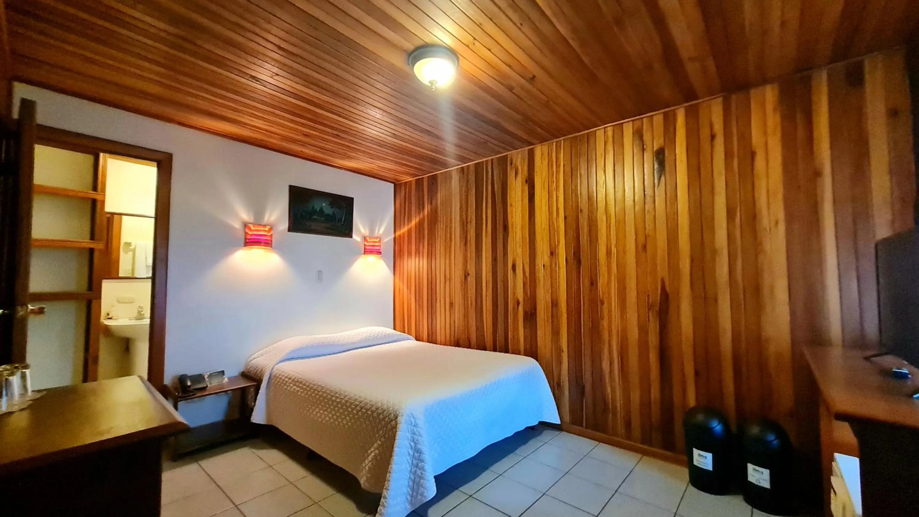 Bed in Monteverde Country Lodge - Costa Rica