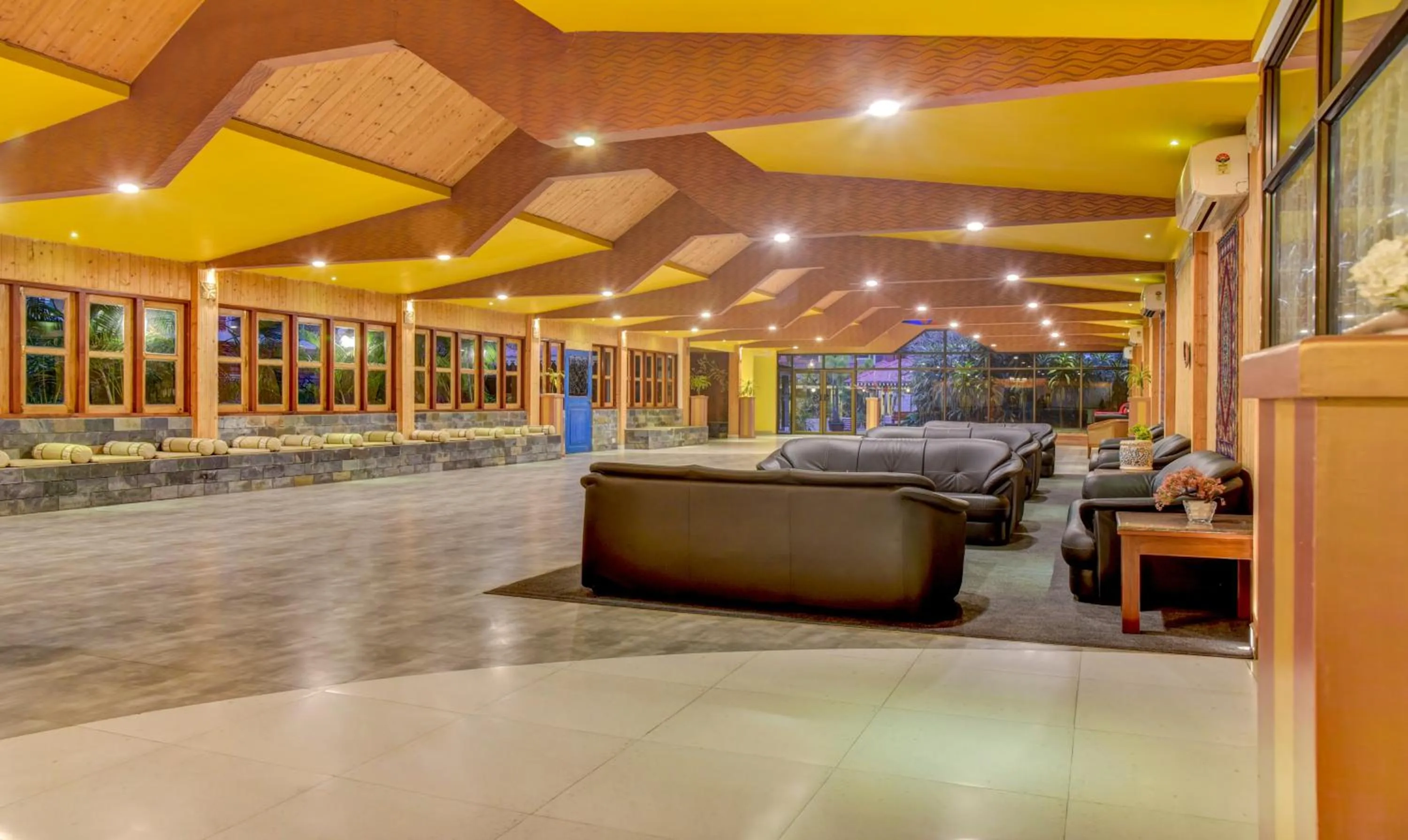 Seating area in Treebo Premium Blue Mountain Country Club And Resort