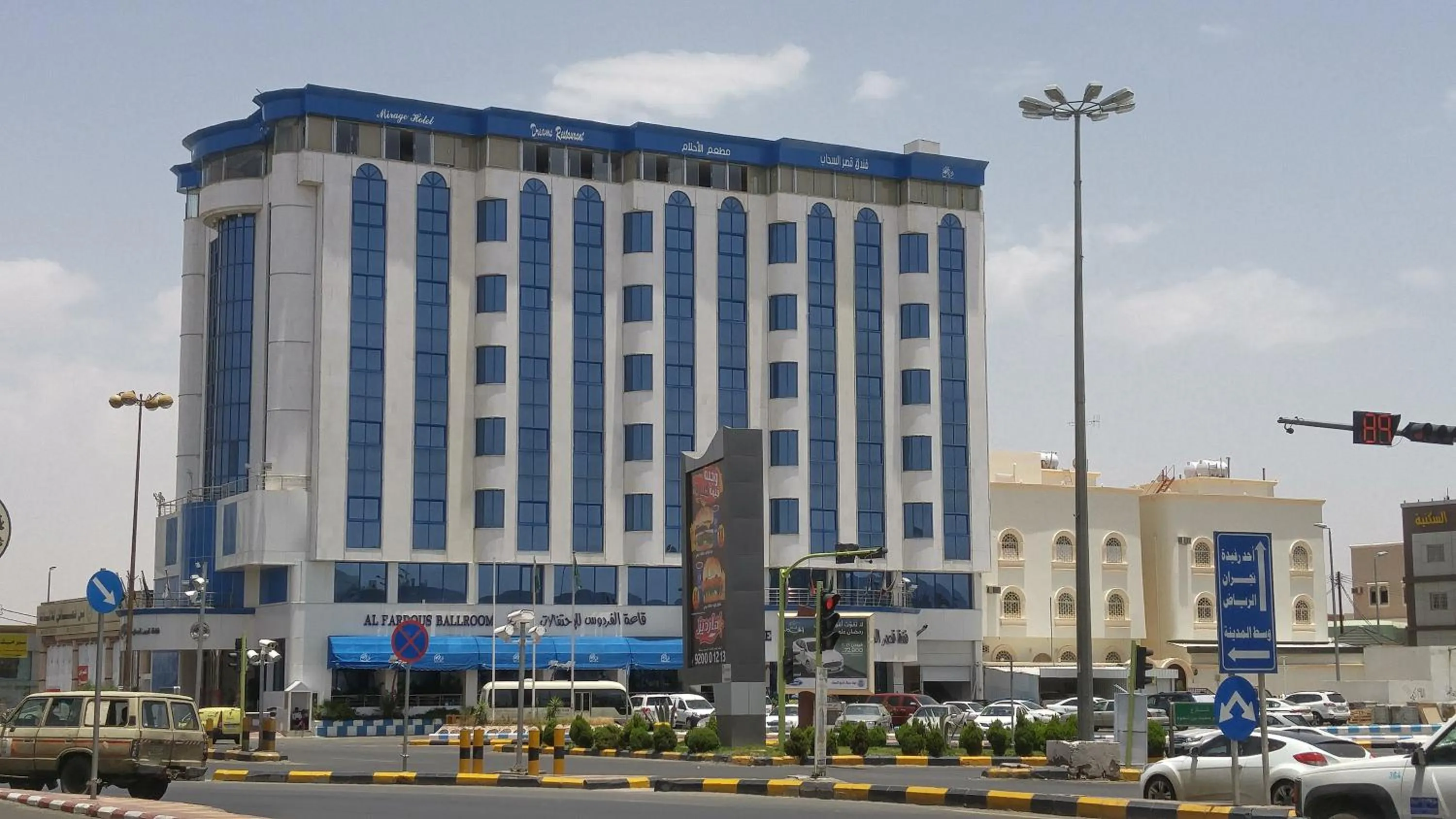 Facade/entrance in Qasr Al Sahab