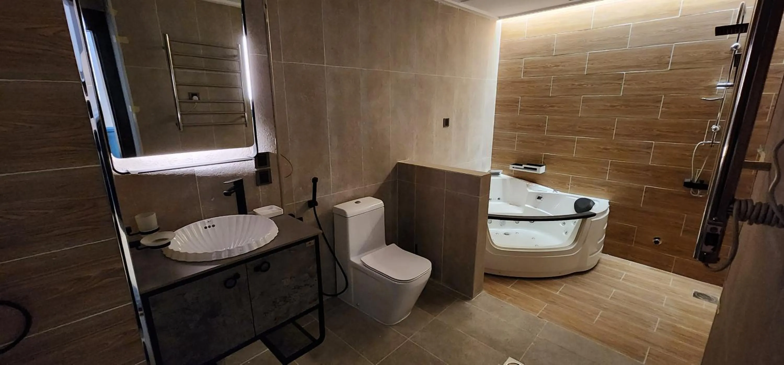 Shower in Qasr Al Sahab