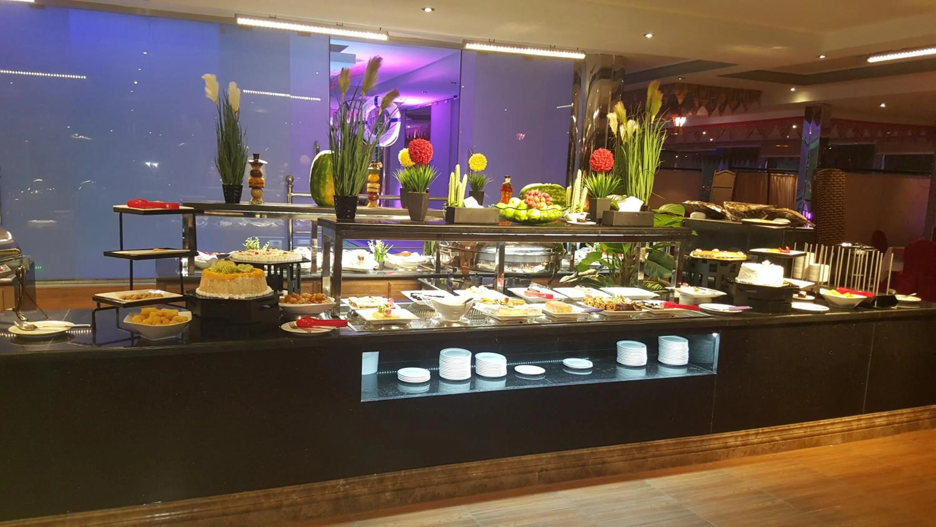 Restaurant/places to eat in Qasr Al Sahab