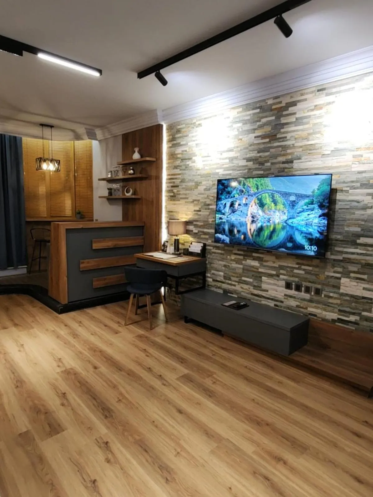 TV and multimedia in Qasr Al Sahab