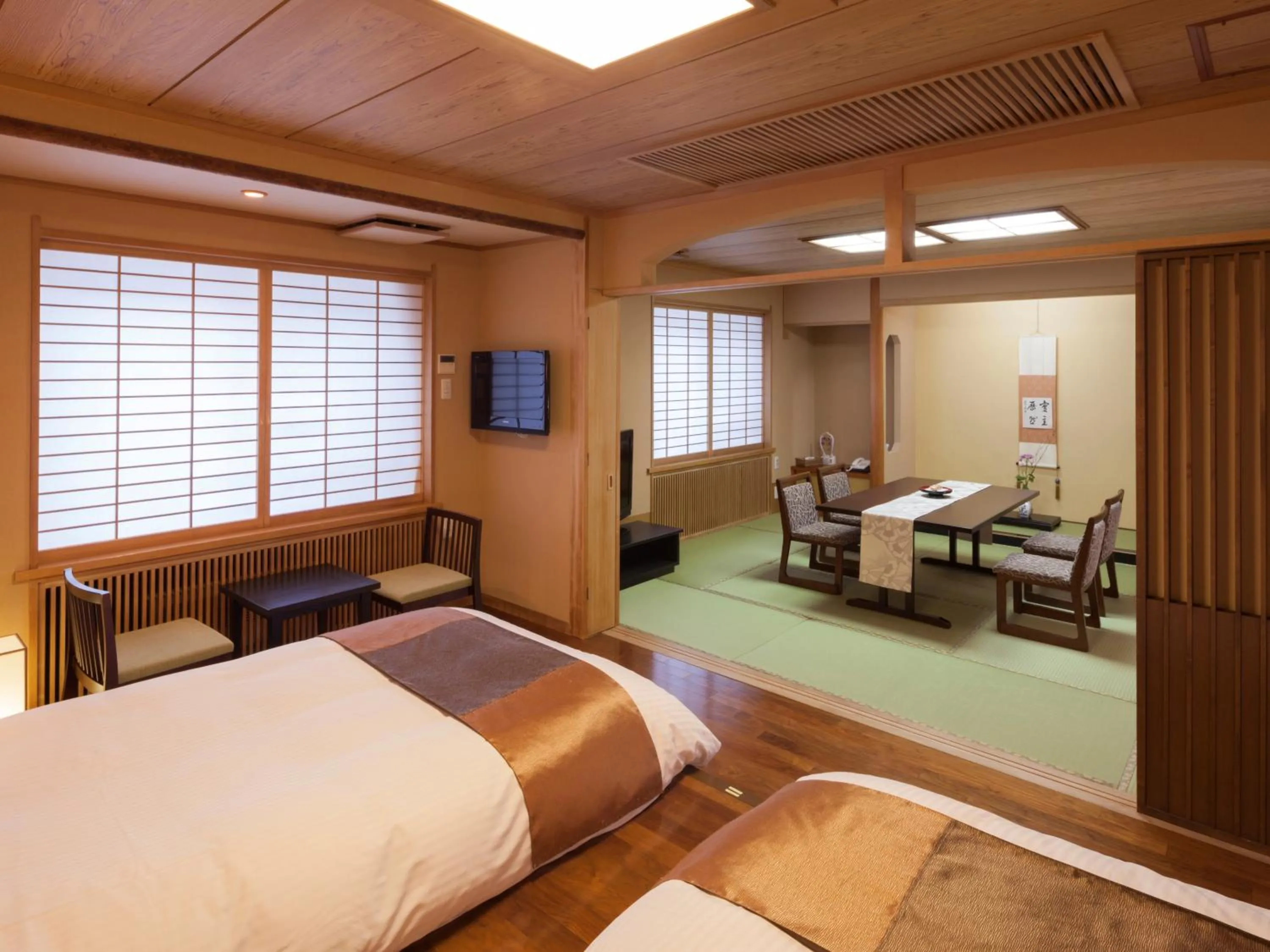 Photo of the whole room, Bed in Shogetsu Grand Hotel