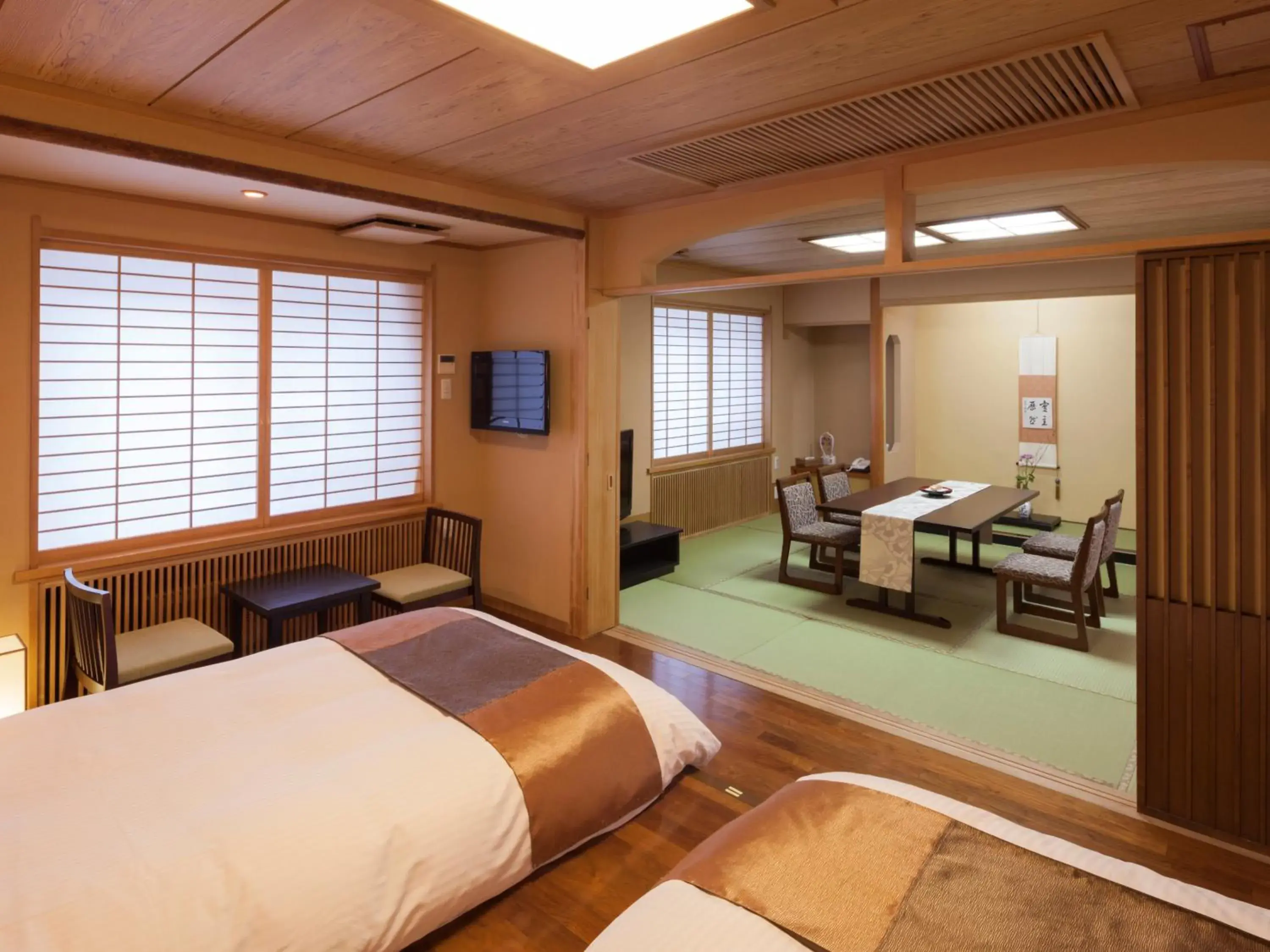 【Golden Japanese Dinner】Modern Twin Room with Tatami Area - Non-Smoking in Shogetsu Grand Hotel 【Golden Japanese Dinner】Modern Twin Room with Tatami Area - Non-Smoking in Shogetsu Grand Hotel