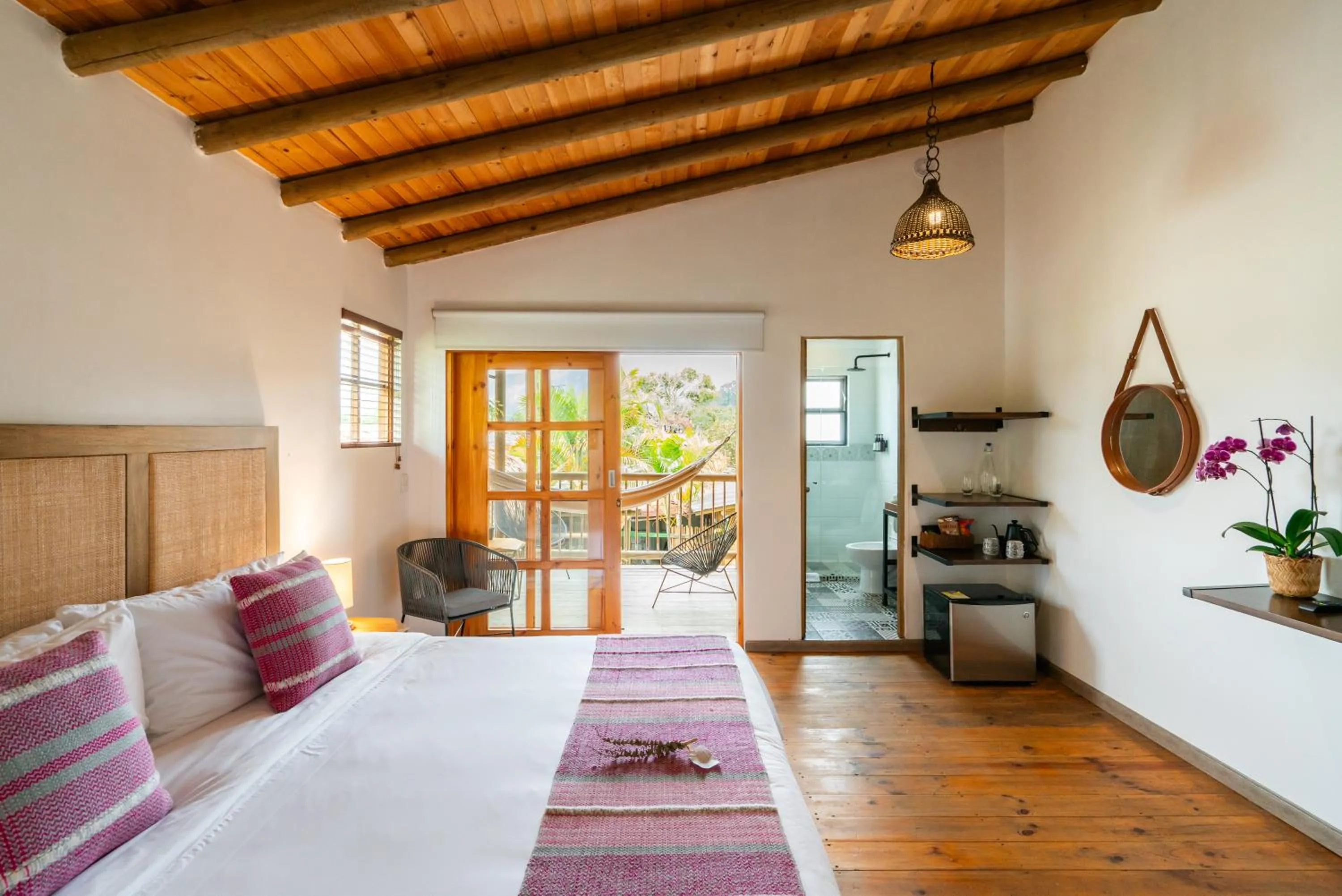 Shower, Bed in Terasu Hotel Boutique Salento