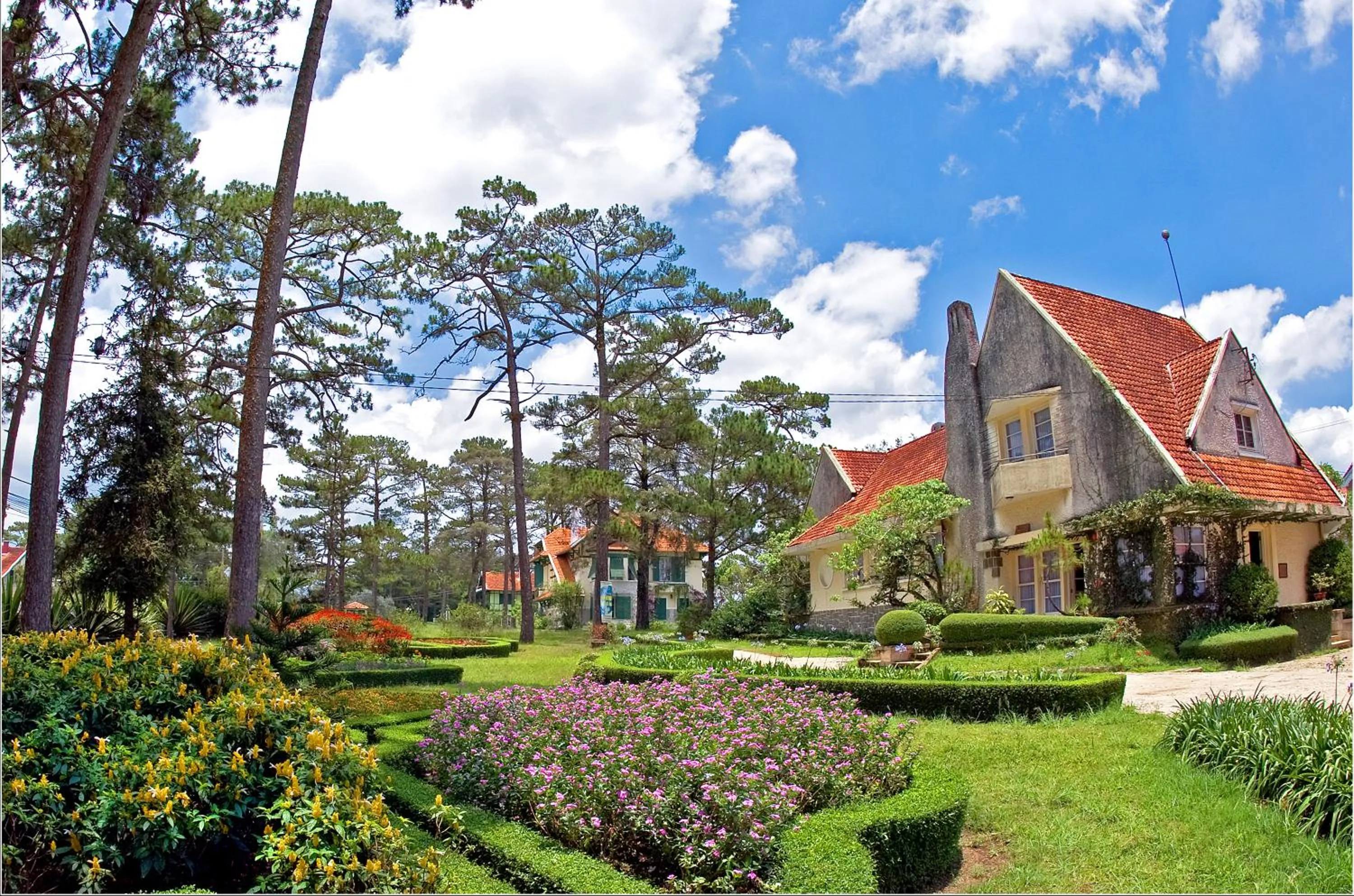Facade/entrance in Dalat Cadasa Resort