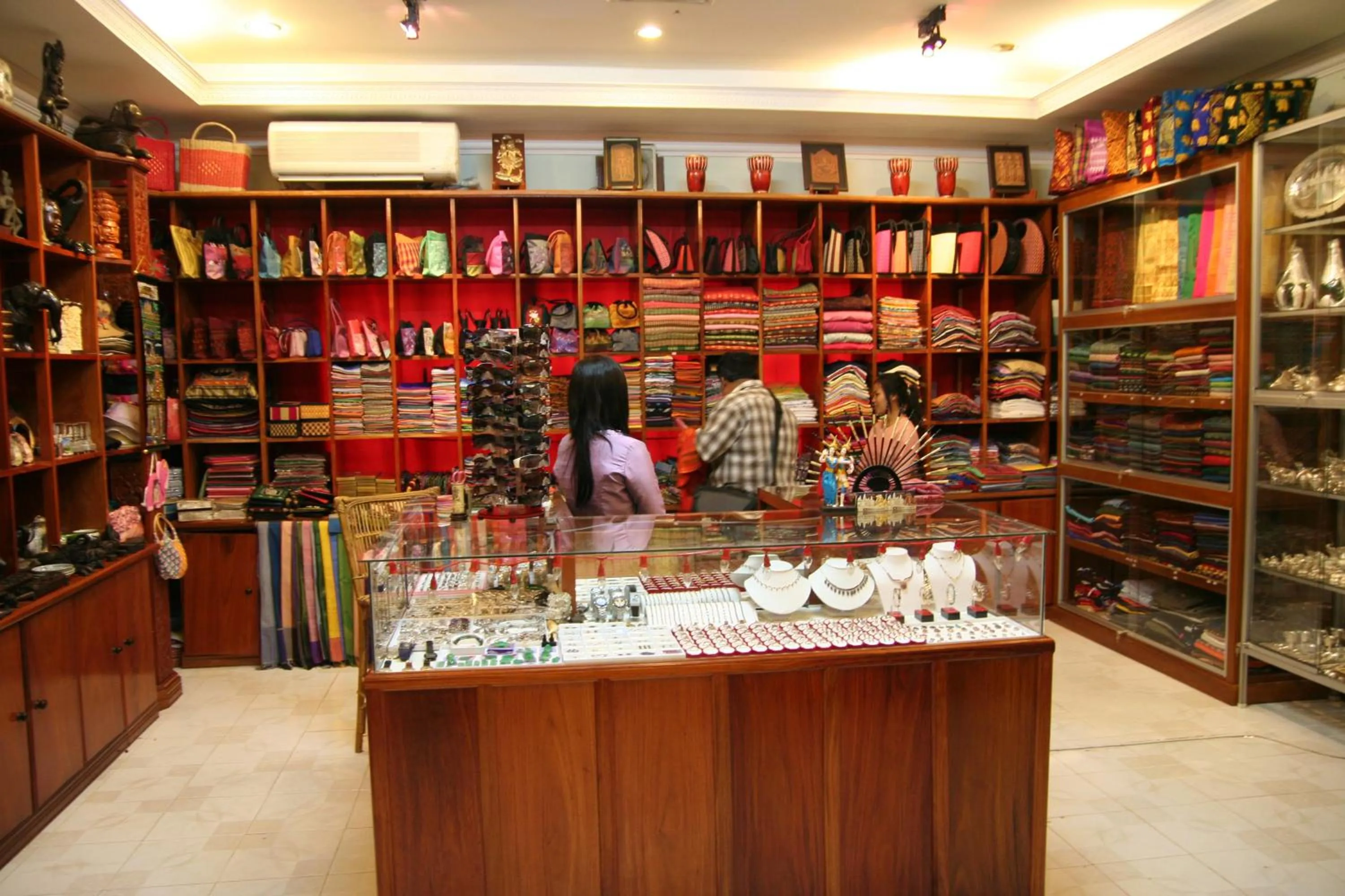 On-site shops in Angkor Hotel