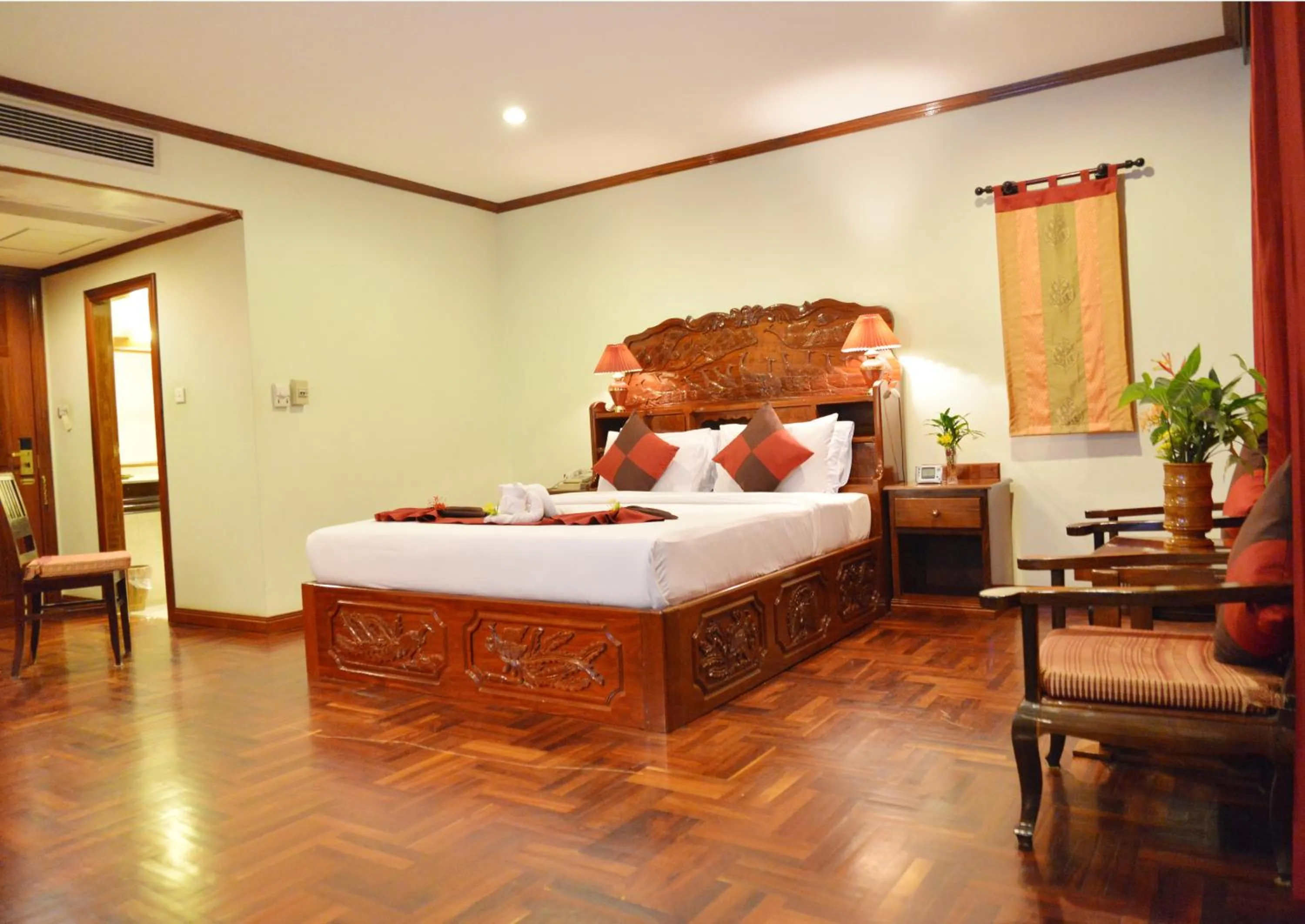 Bedroom, Bed in Angkor Hotel