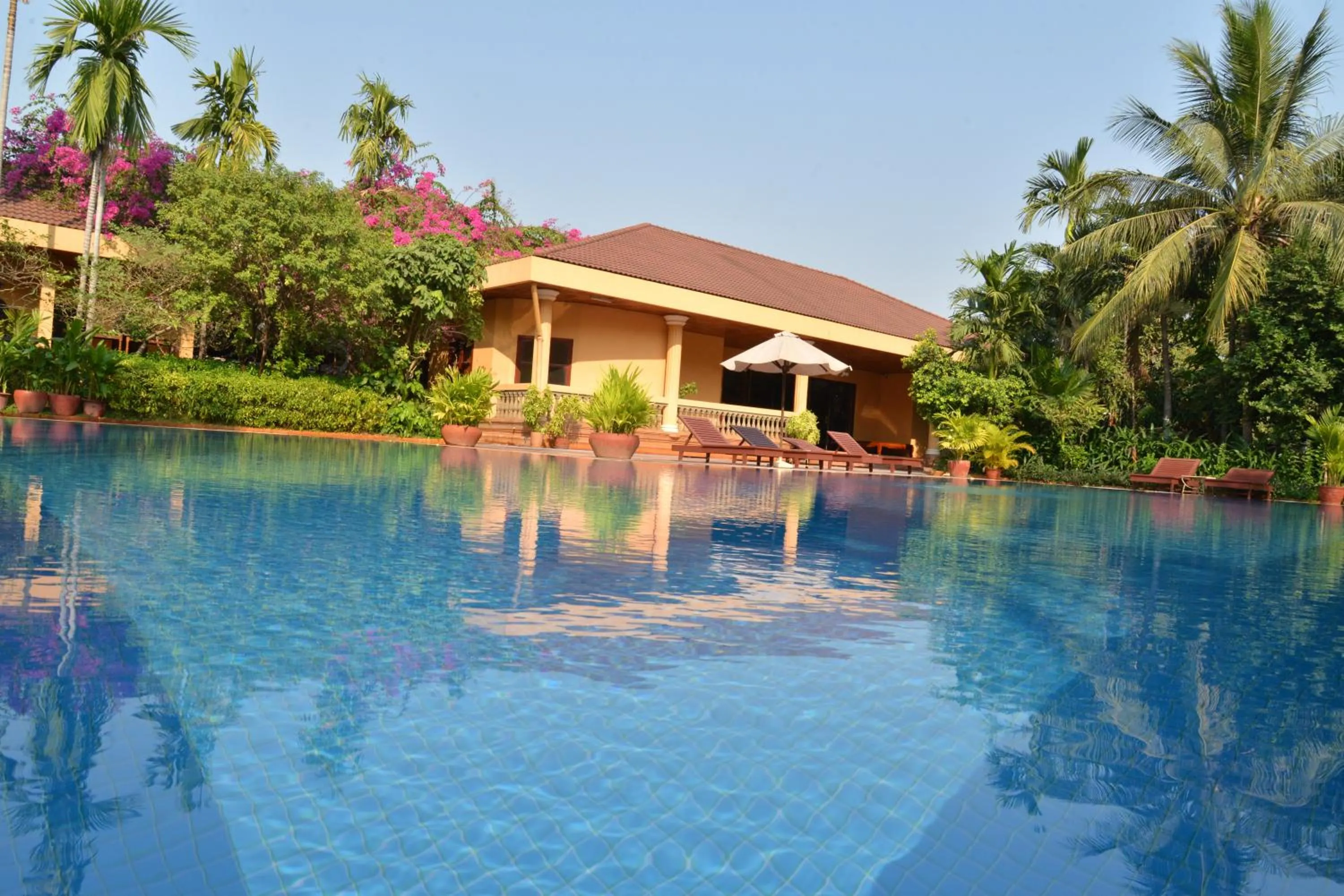 Swimming pool in Angkor Hotel