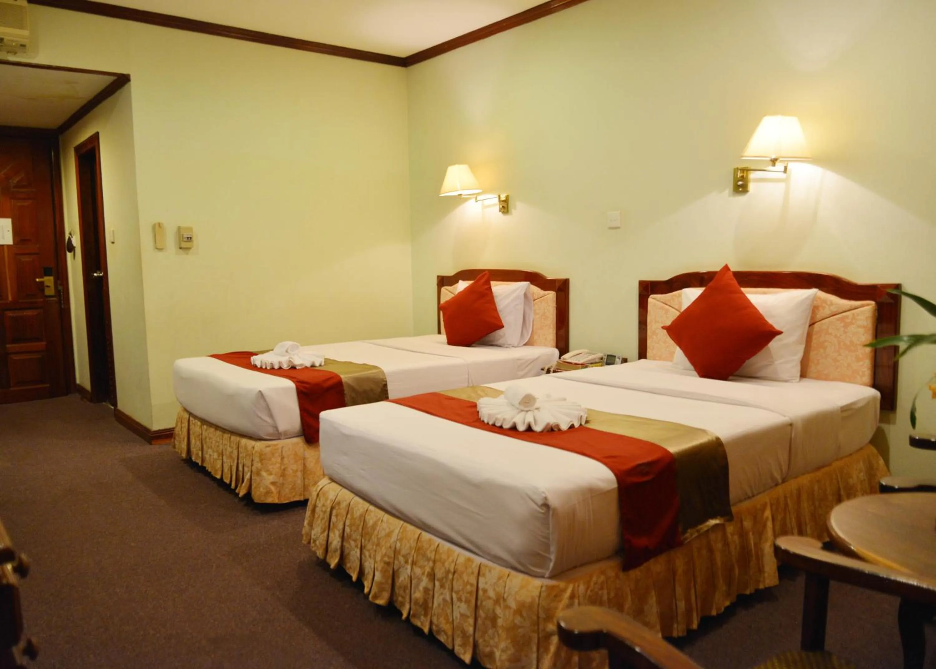 Bedroom, Bed in Angkor Hotel