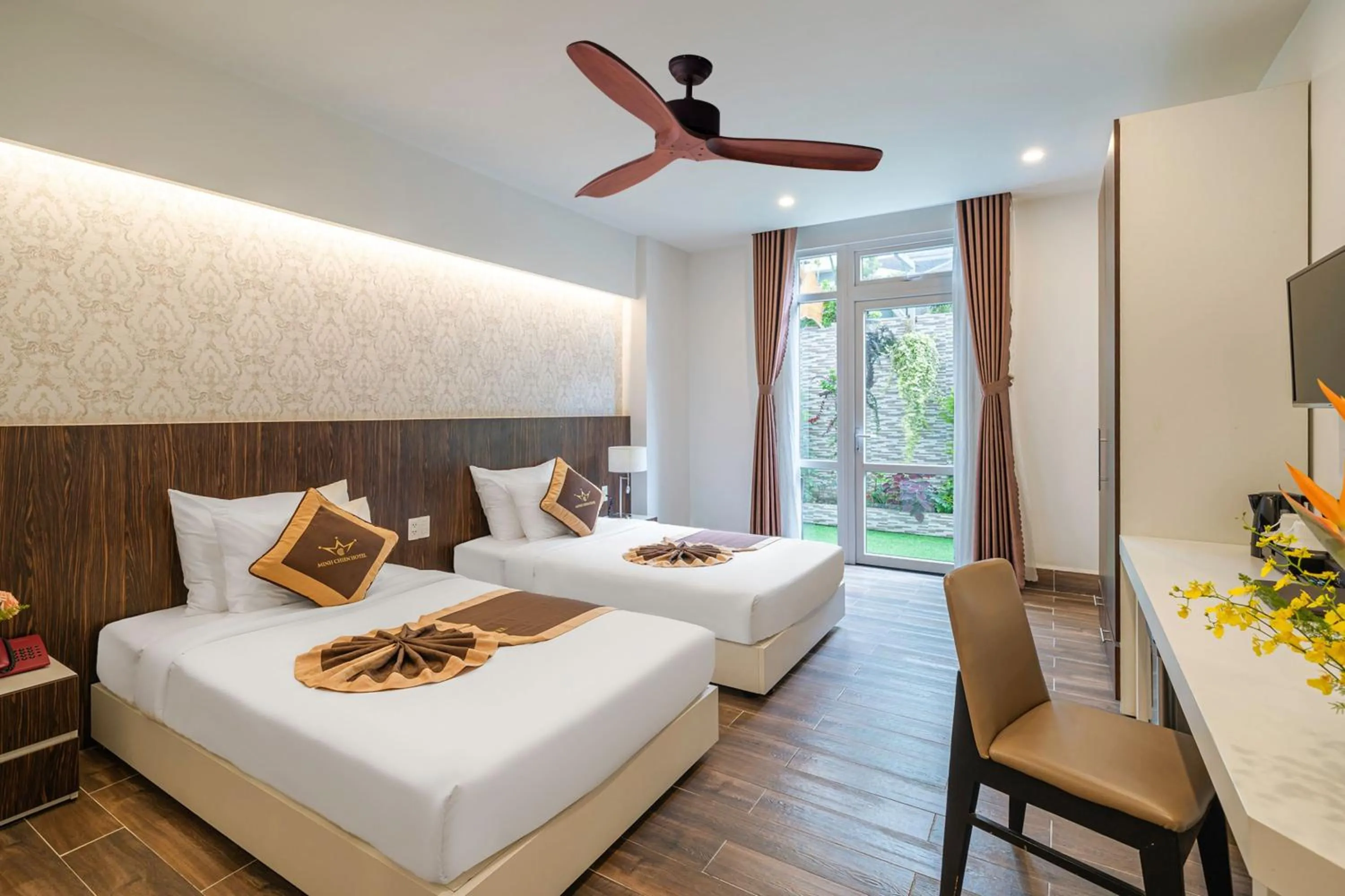 fireplace, Bed in Minh Chien Hotel