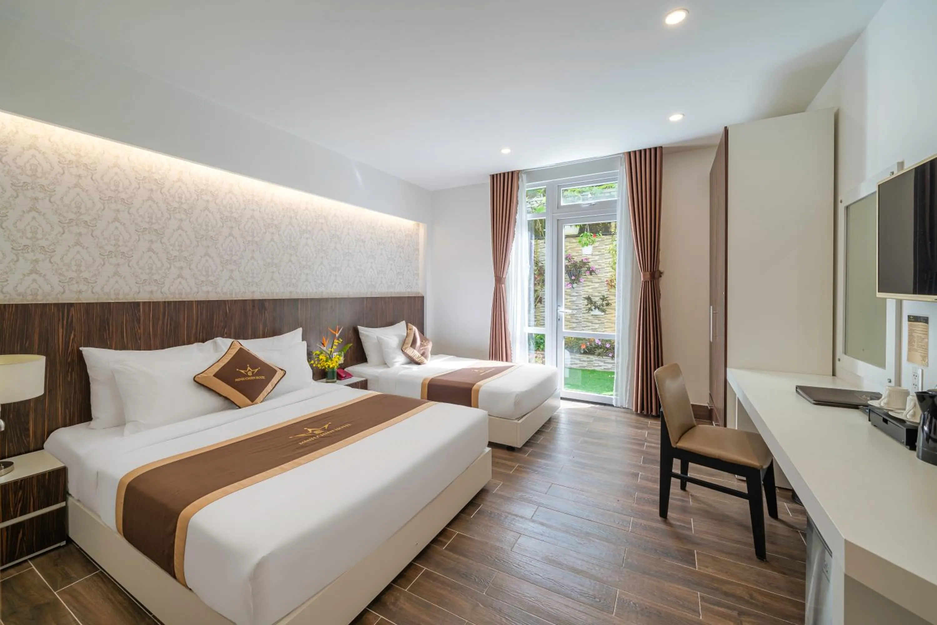 Bedroom, Bed in Minh Chien Hotel