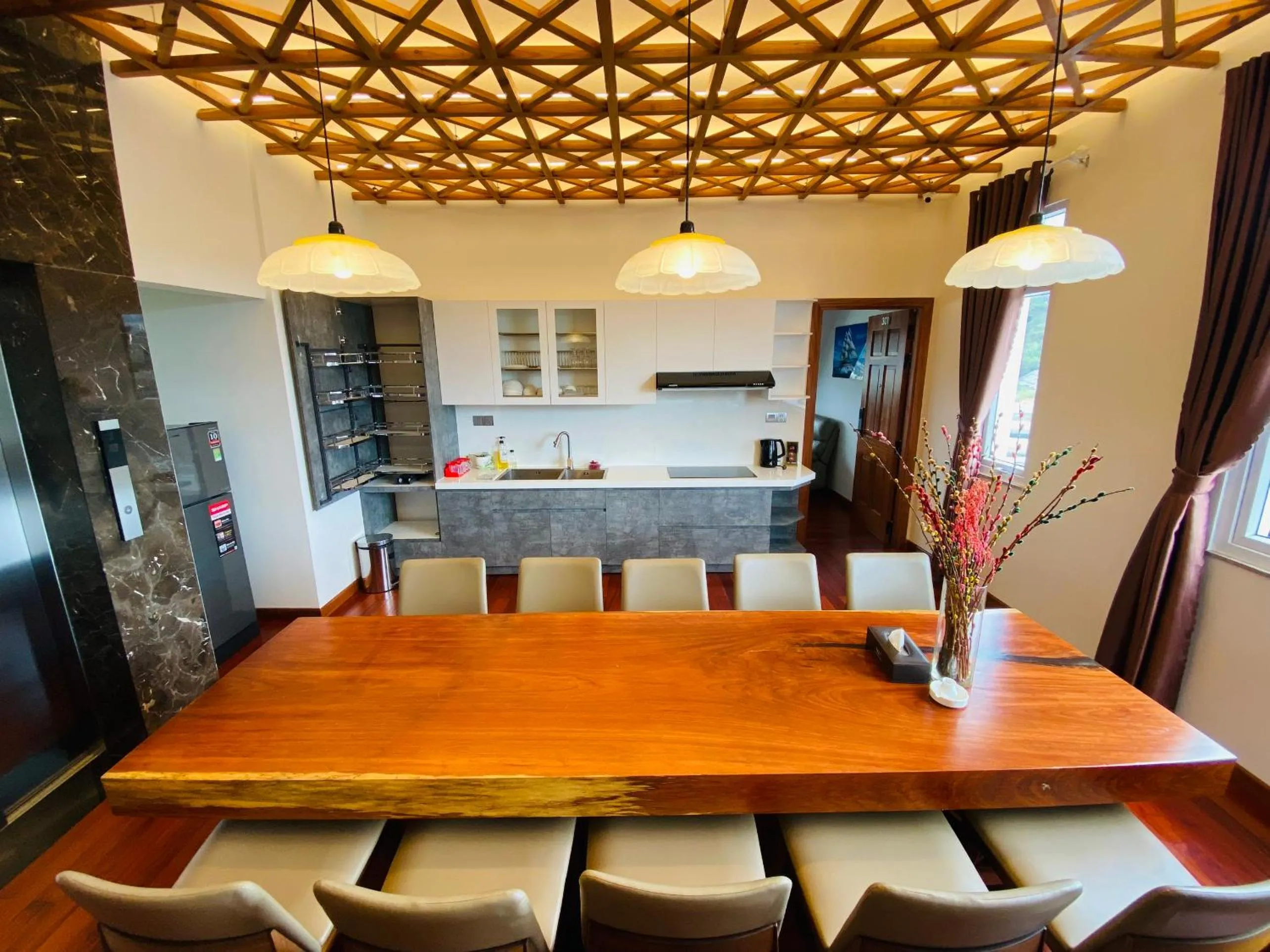 Dining area in Minh Chien Hotel