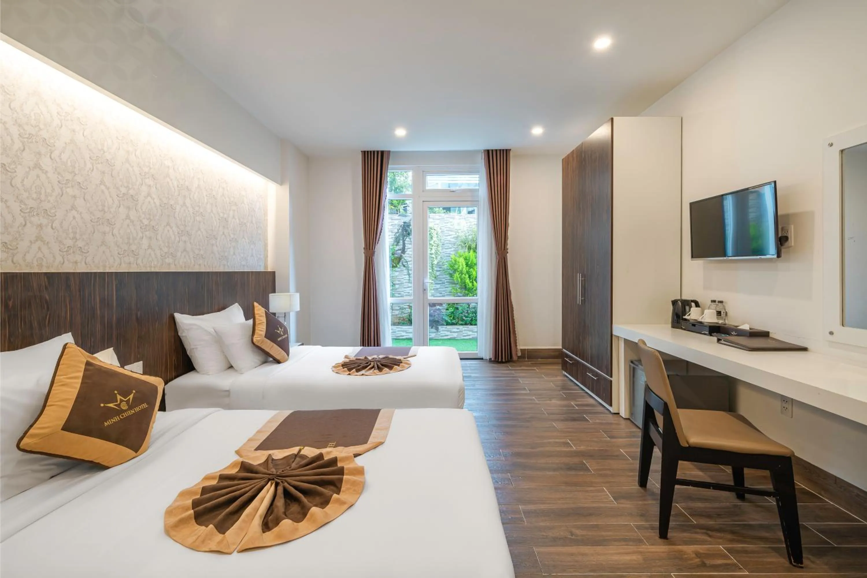 Bedroom, Bed in Minh Chien Hotel