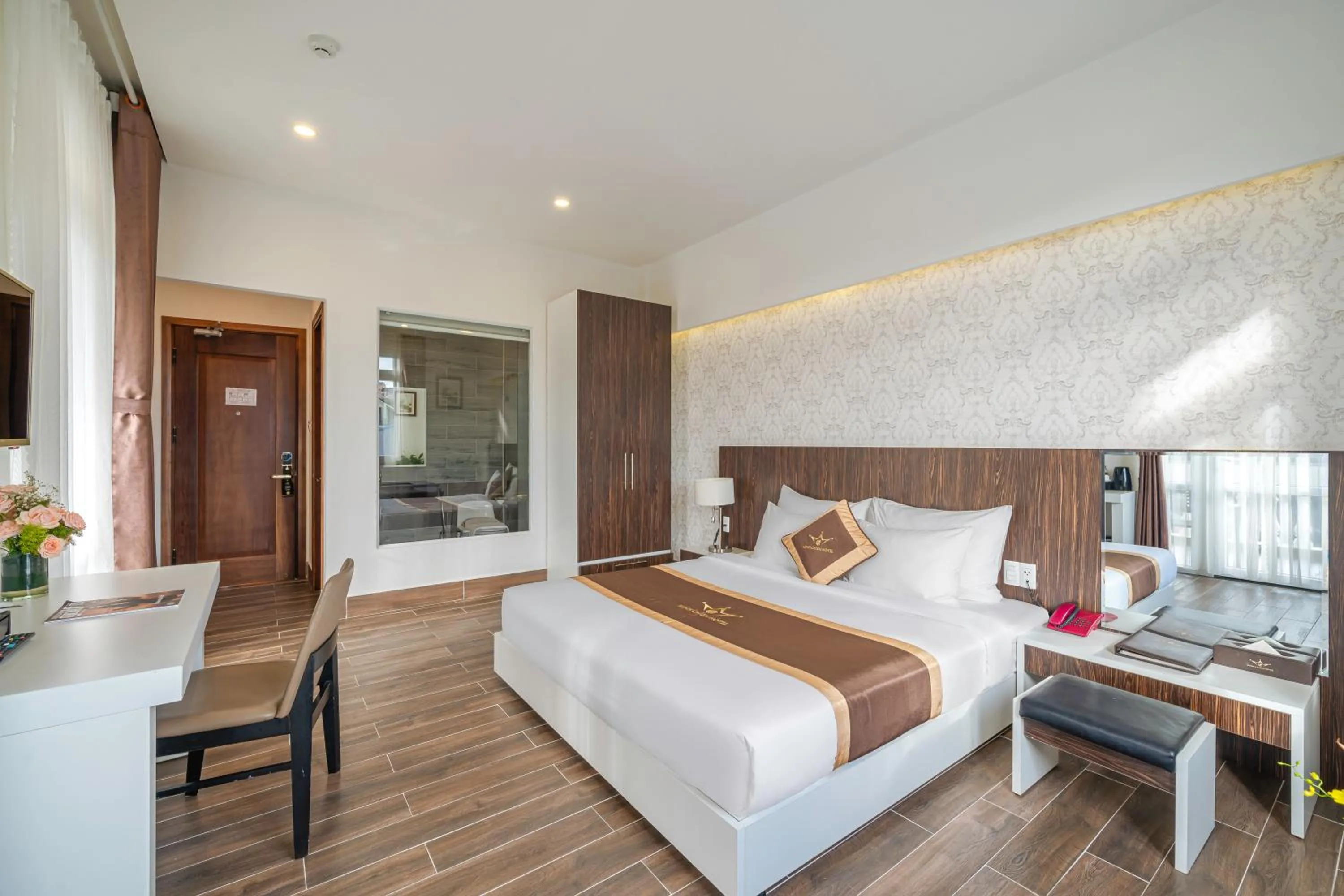 Bedroom, Bed in Minh Chien Hotel