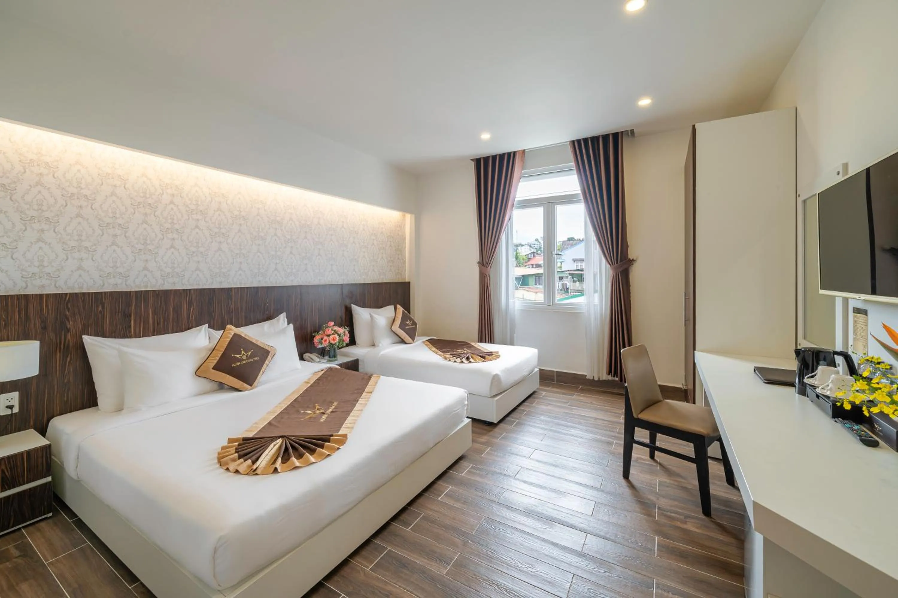 Bedroom, Bed in Minh Chien Hotel