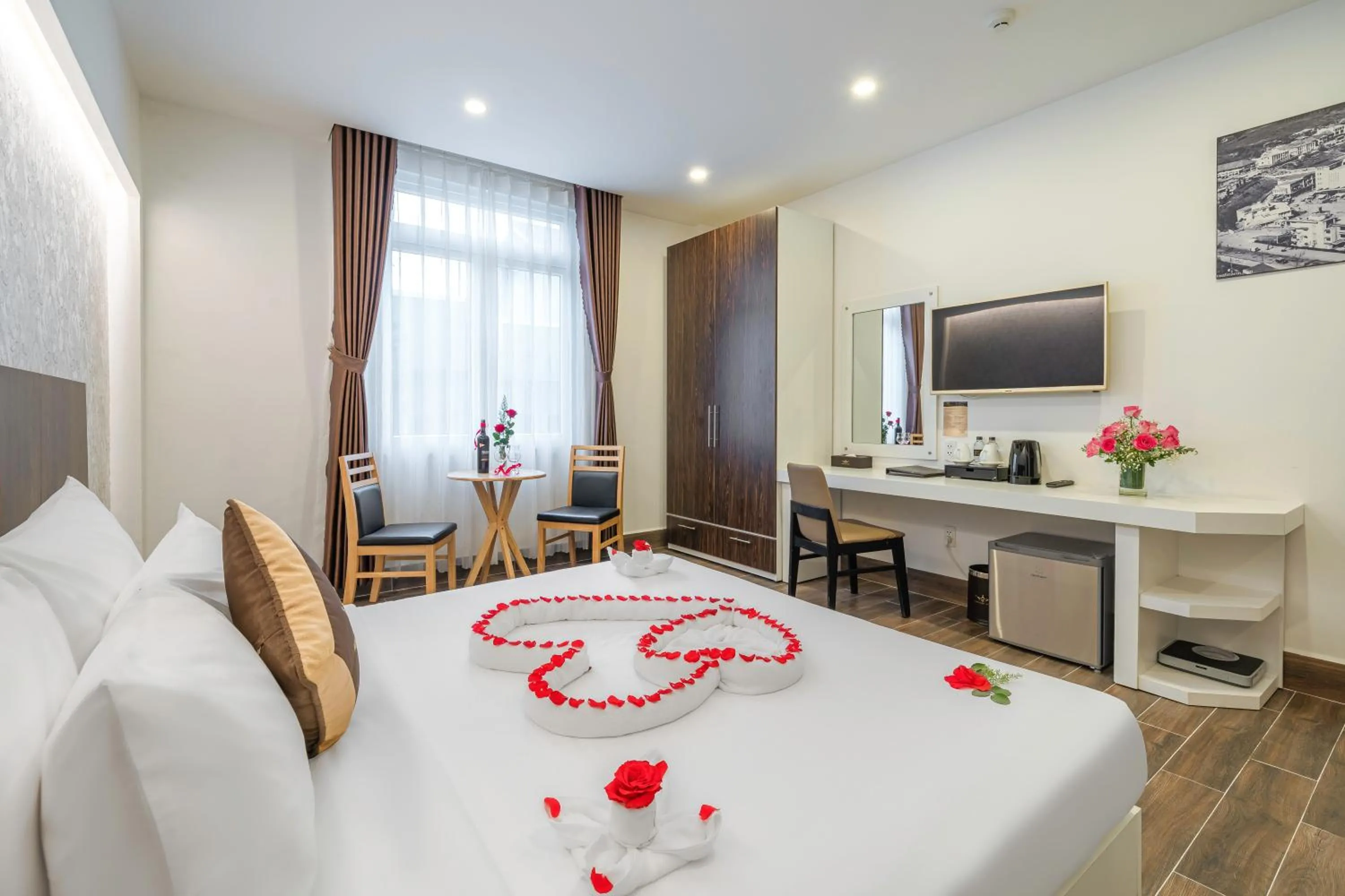 Photo of the whole room, Bed in Minh Chien Hotel