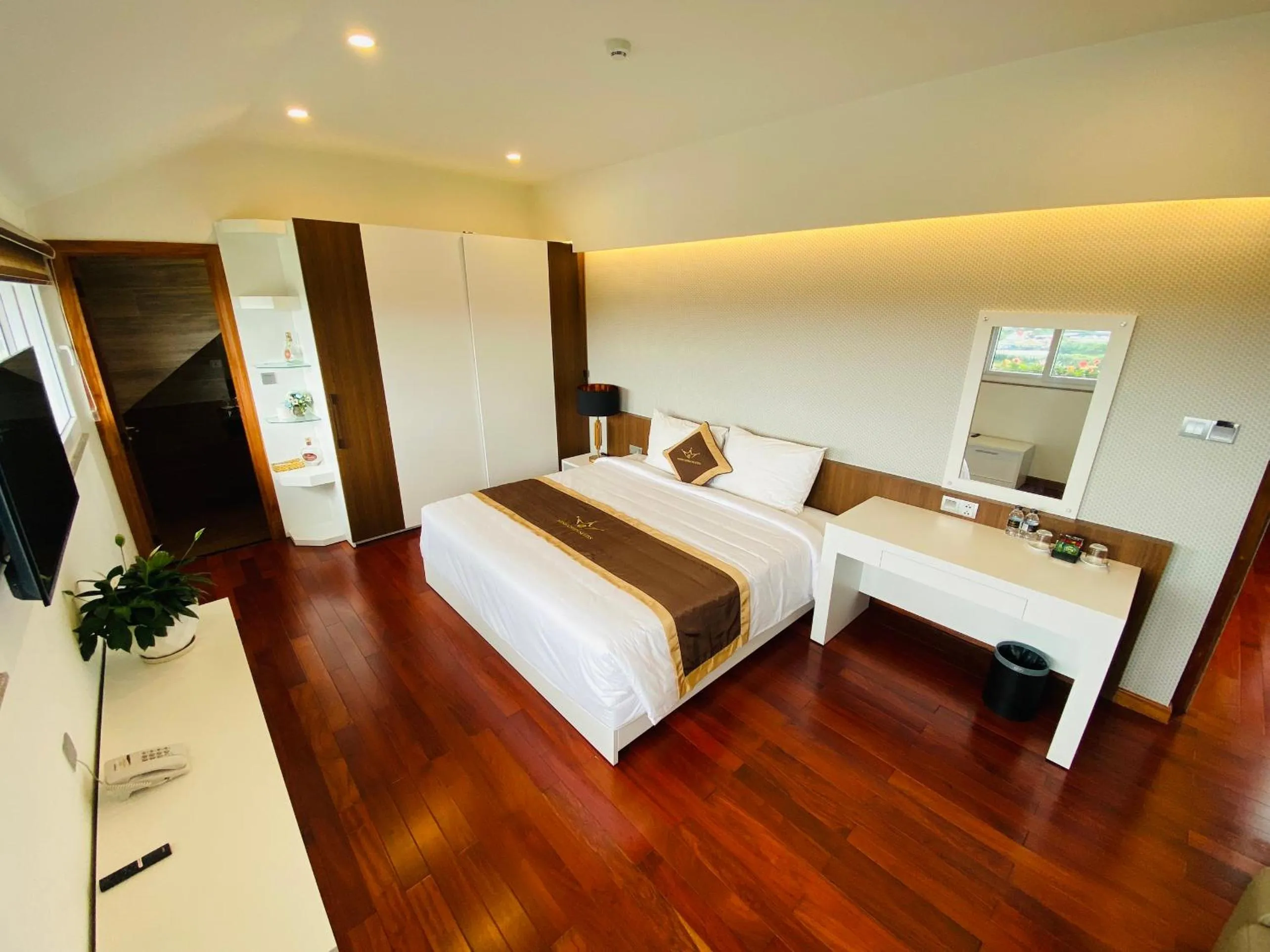 Photo of the whole room, Bed in Minh Chien Hotel