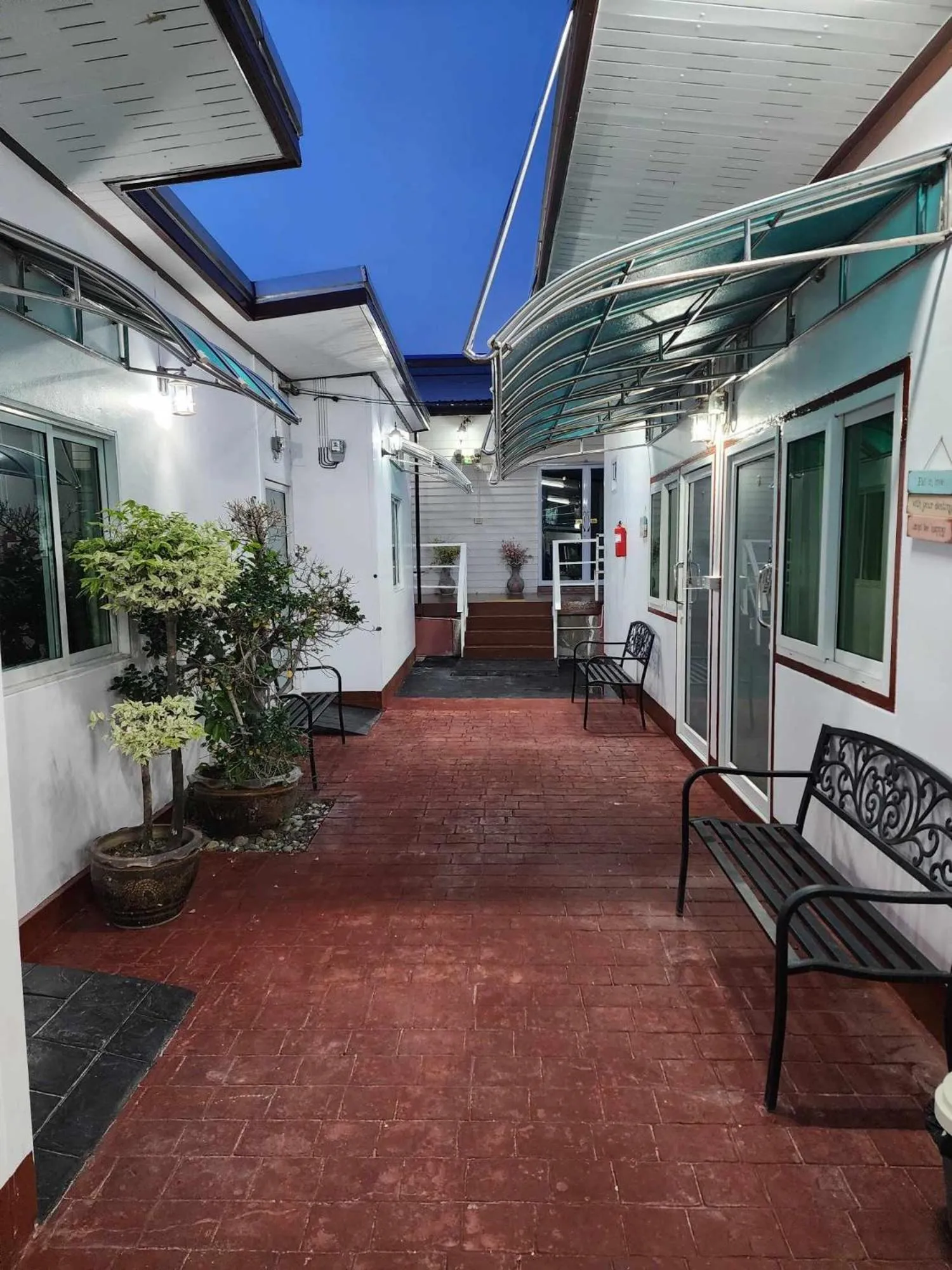 Baan Sabaijai Resort