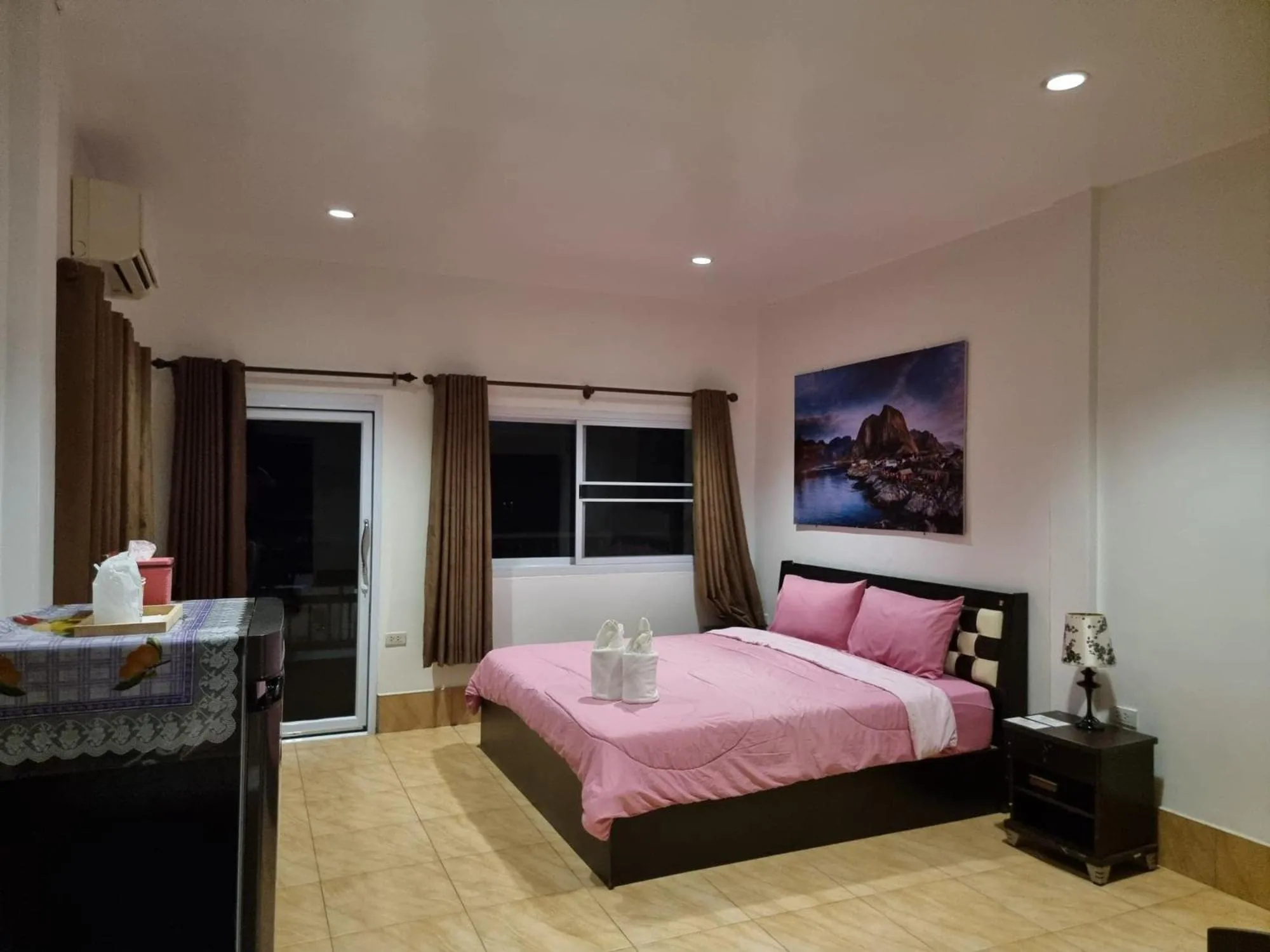 Bed in Baan Sabaijai Resort