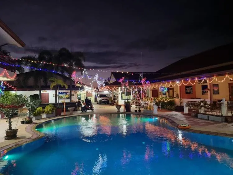 Baan Sabaijai Resort