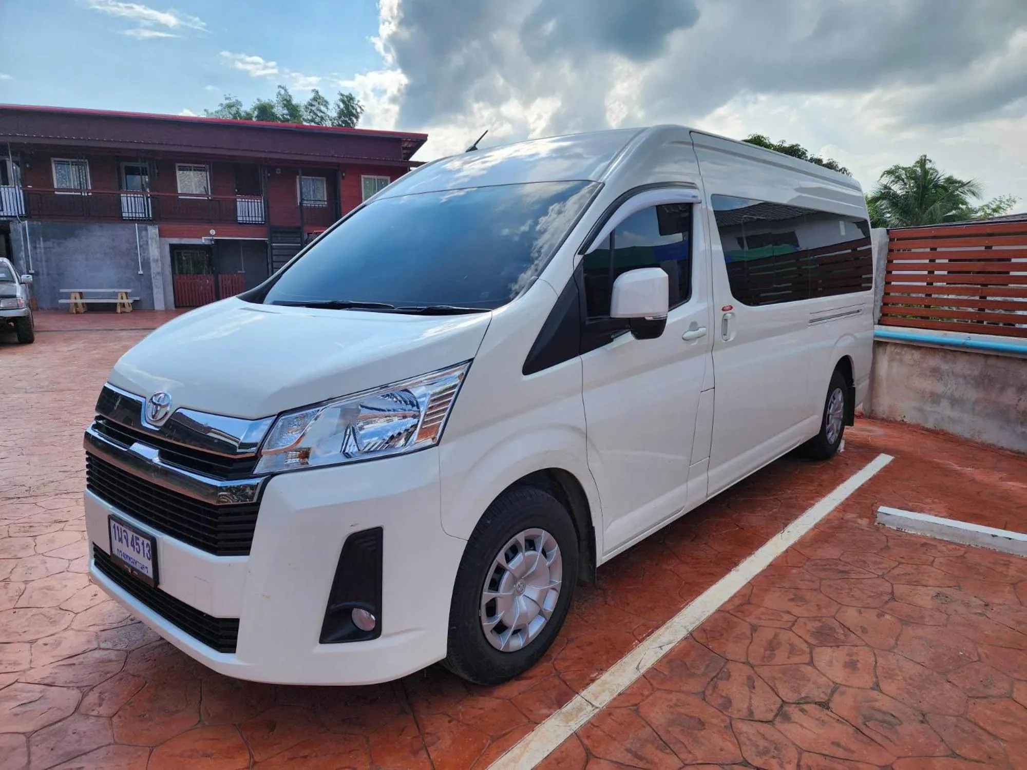 Baan Sabaijai Resort