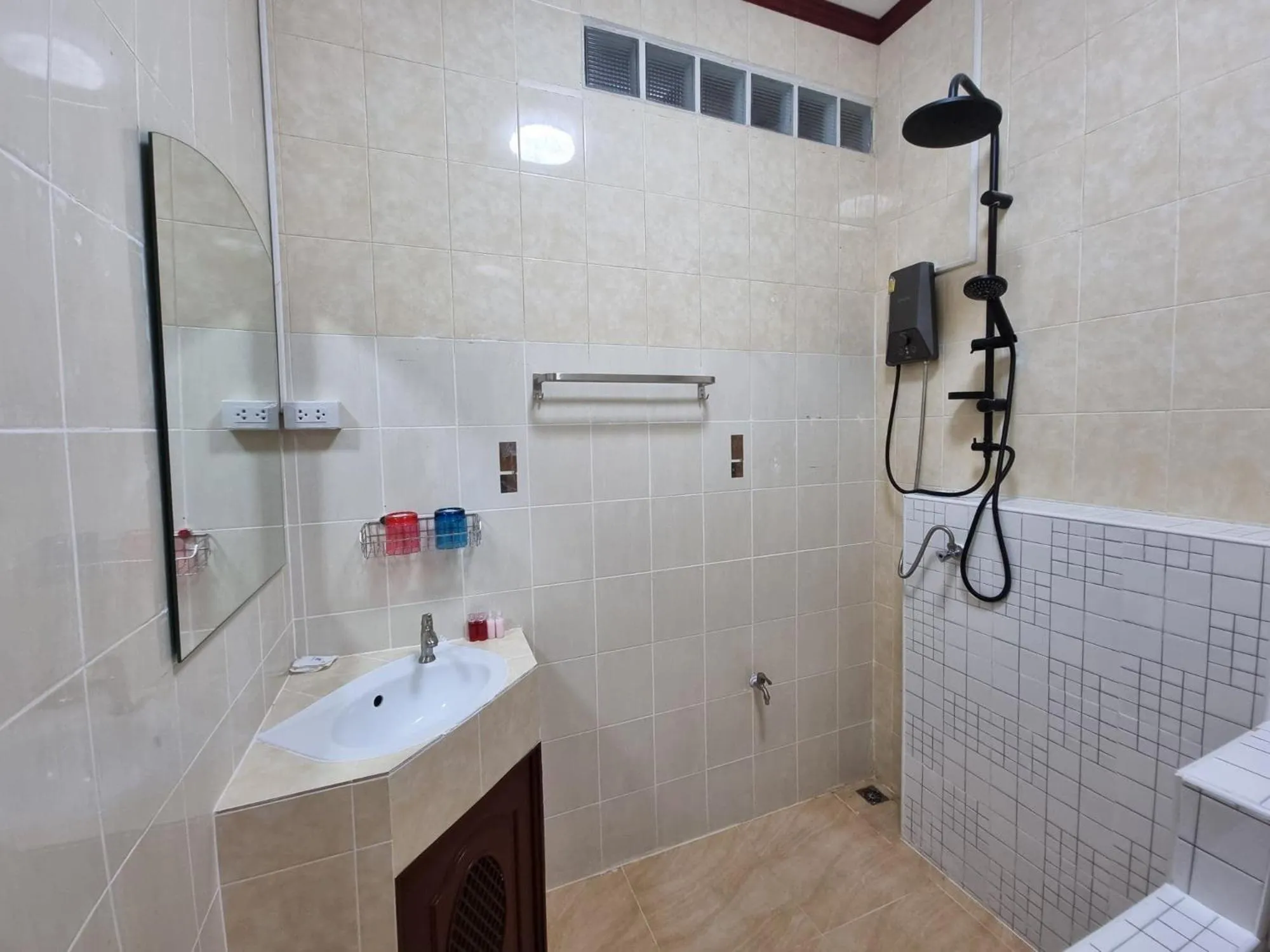 Baan Sabaijai Resort