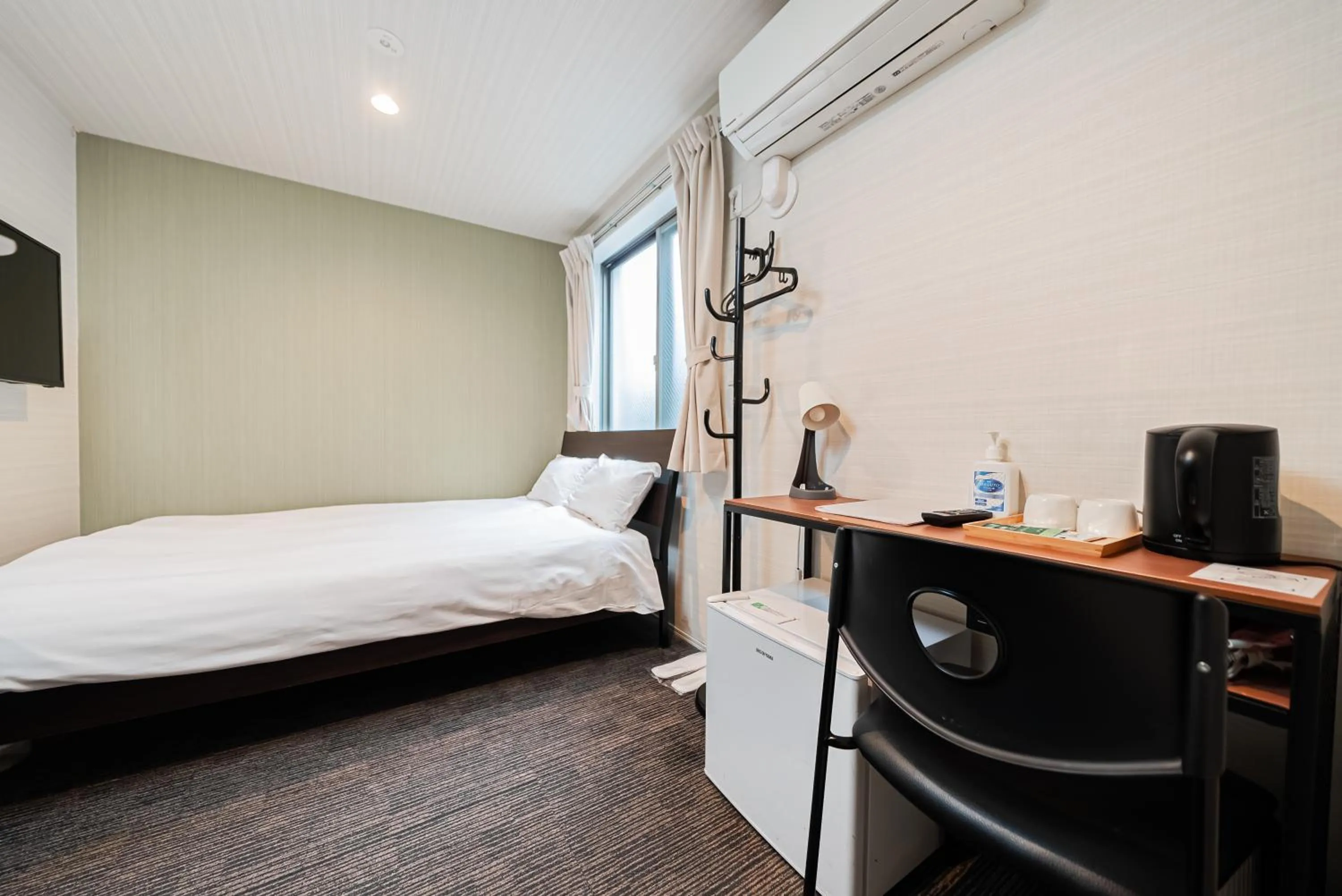 Bedroom, Bed in GLOU Higashi Shinjuku