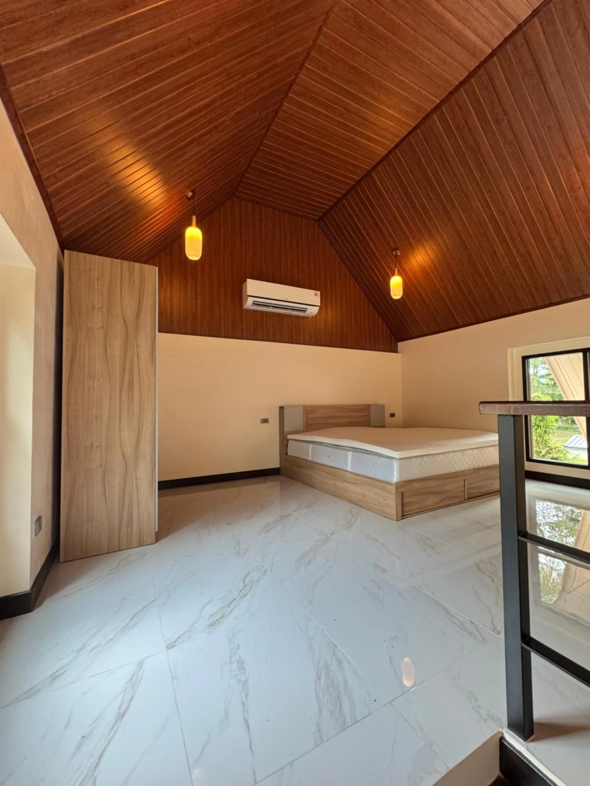 Bed in Ao Thong beach Resort