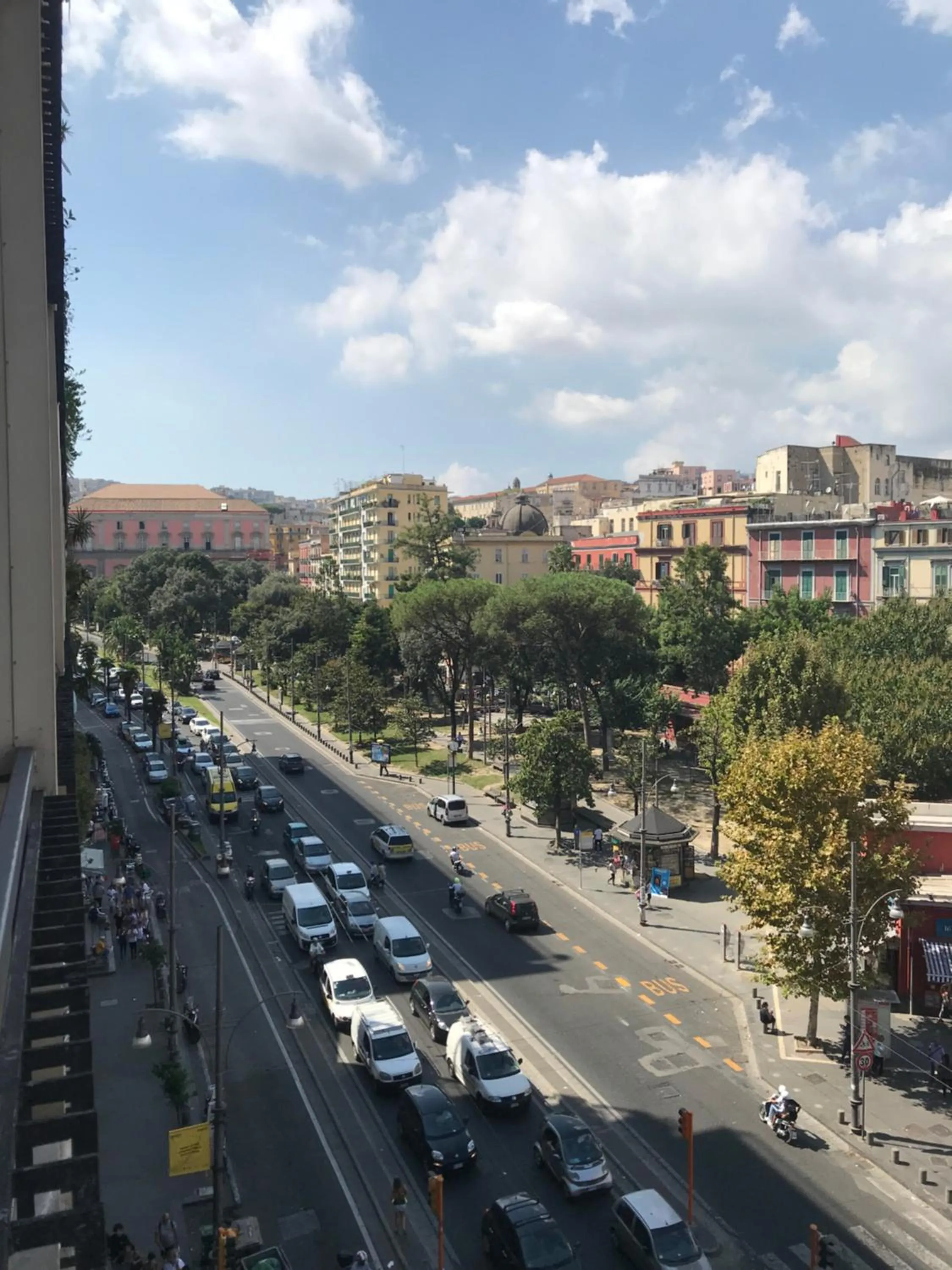 Neighbourhood in b&b Napoli Capitale