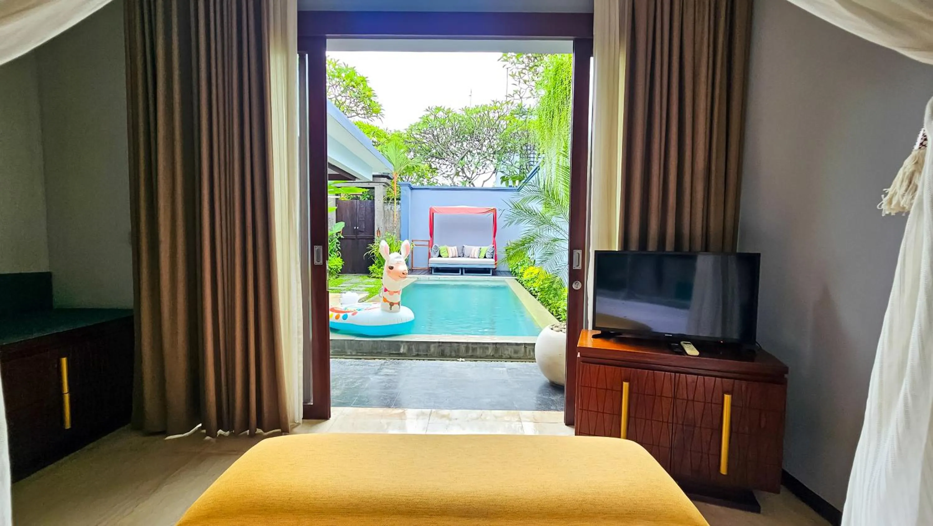 Pool view, Bed in Seminyak Icon - by Karaniya Experience - CHSE certified