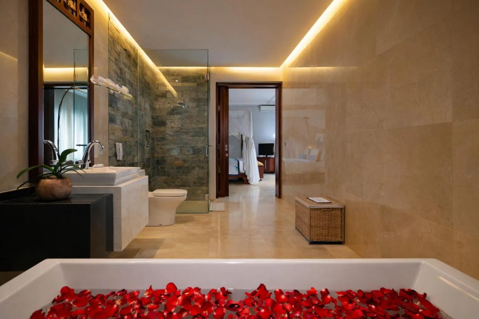 Bathroom in Seminyak Icon - by Karaniya Experience - CHSE certified